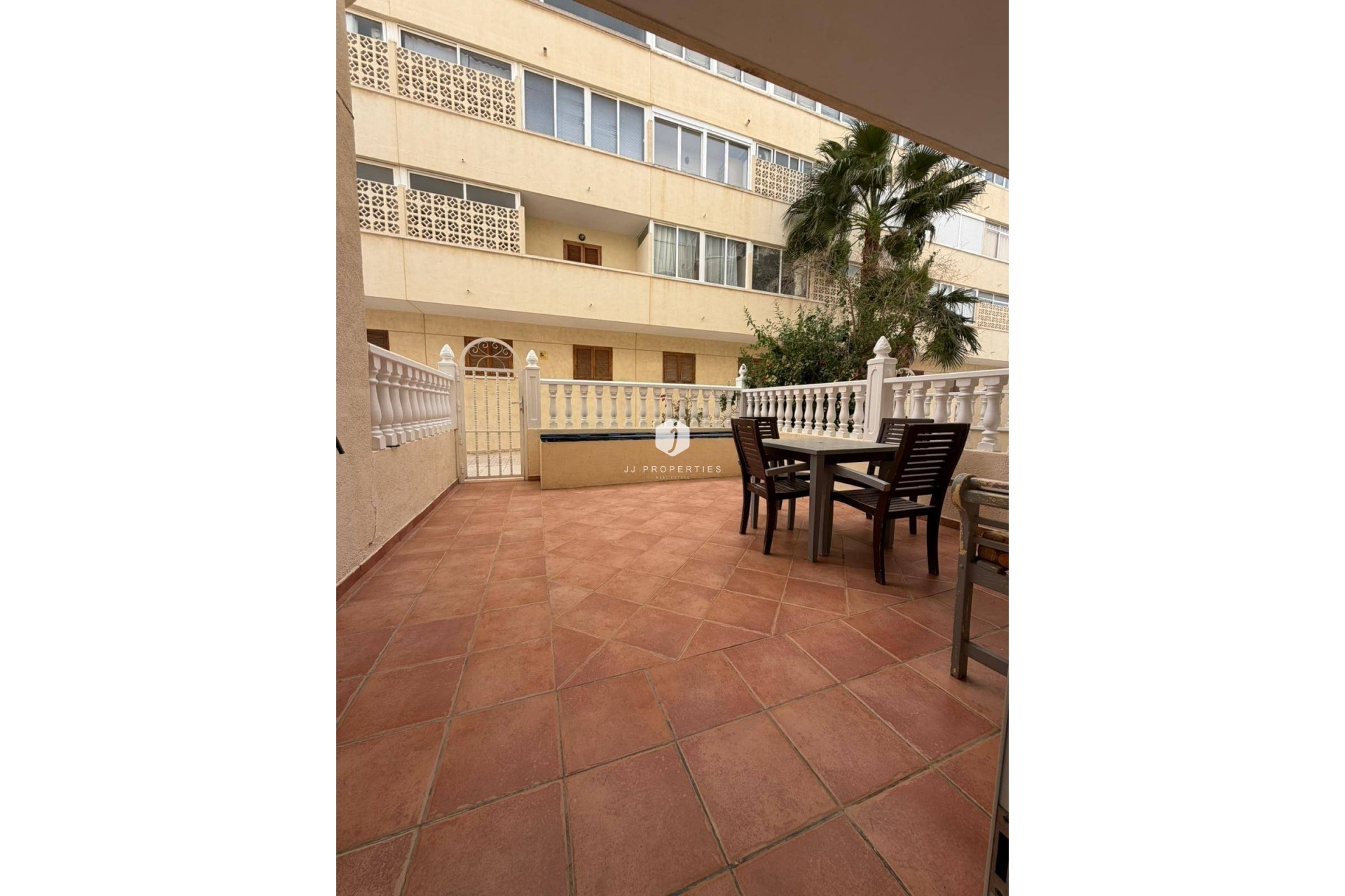 Z drugiej ręki - Mieszkanie w bloku -
Orihuela Costa - La Regia