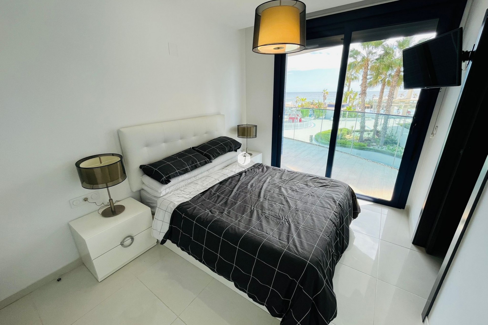 Z drugiej ręki - Mieszkanie w bloku -
Punta Prima - Costa Blanca