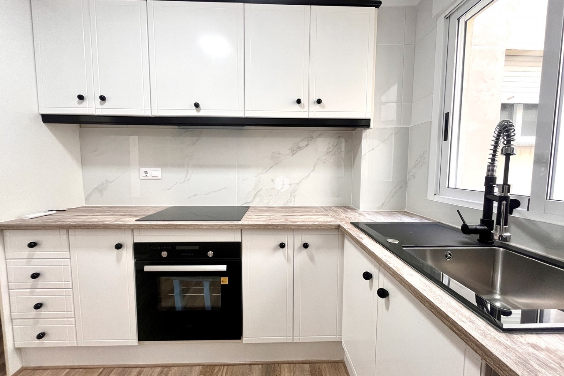 Z drugiej ręki - Mieszkanie w bloku -
San Miguel de Salinas - Inland