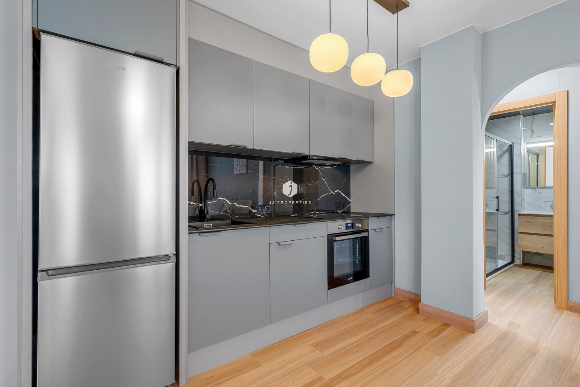 Z drugiej ręki - Mieszkanie w bloku -
San Miguel de Salinas - Inland