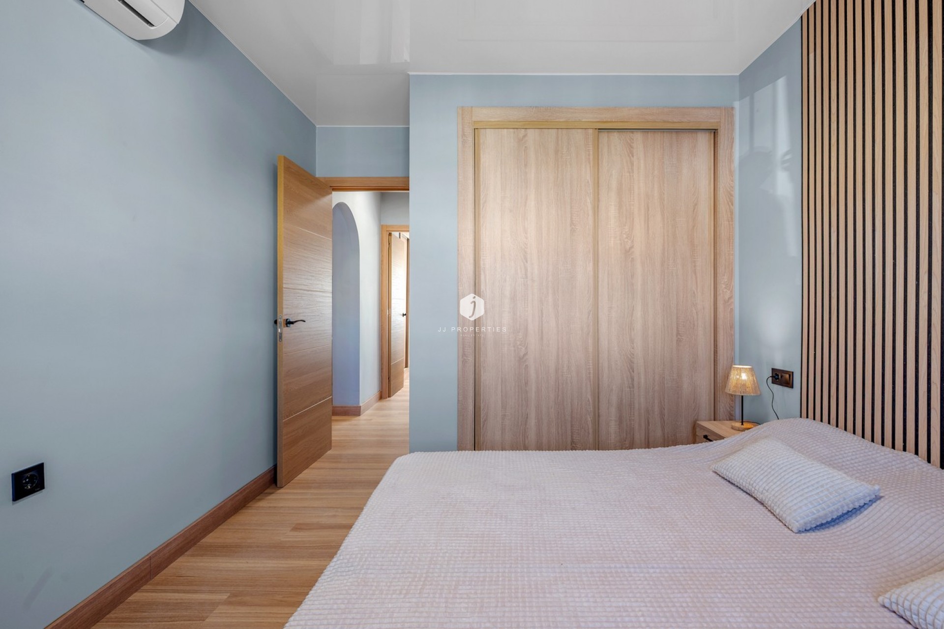 Z drugiej ręki - Mieszkanie w bloku -
San Miguel de Salinas - Inland