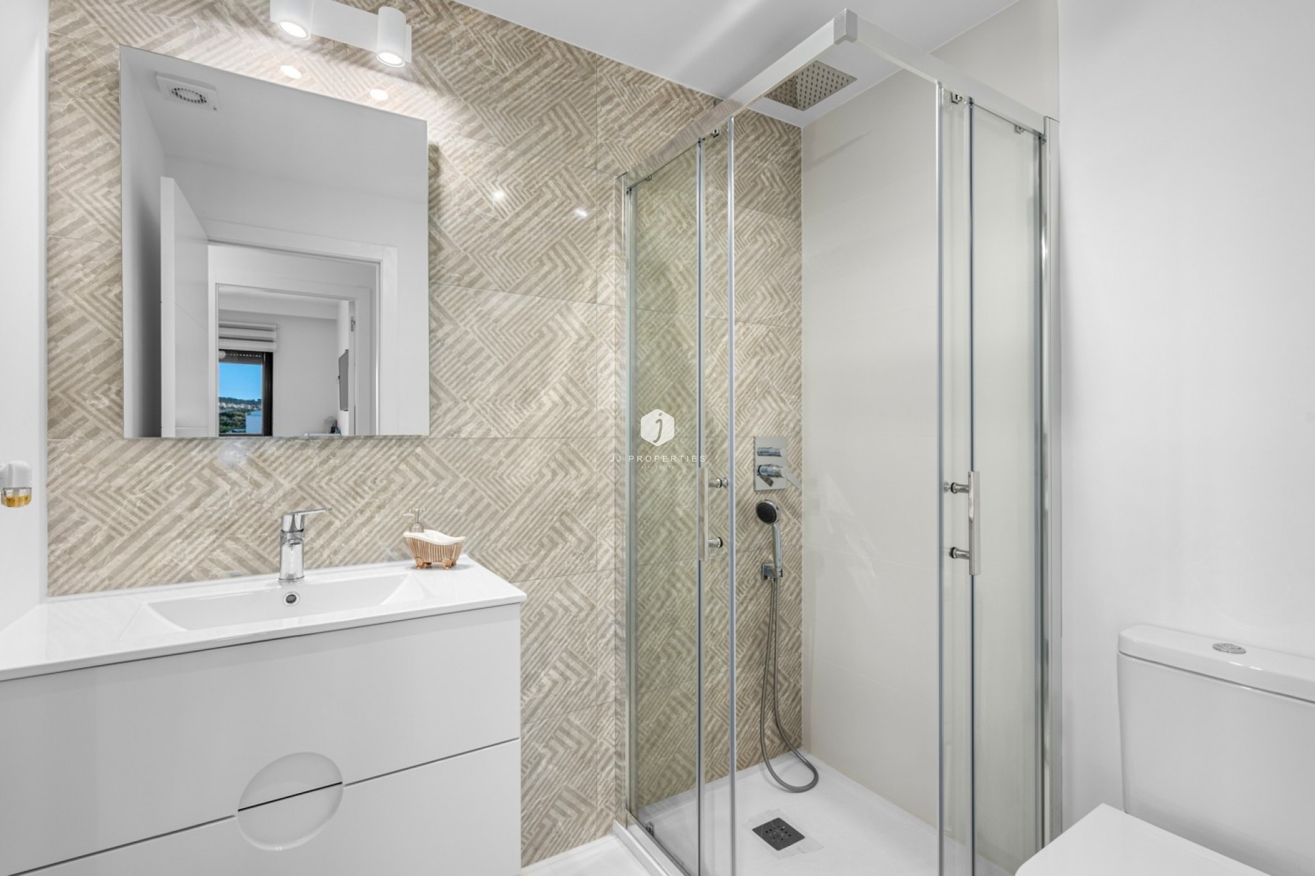 Z drugiej ręki - Mieszkanie w bloku -
San Miguel de Salinas - Inland