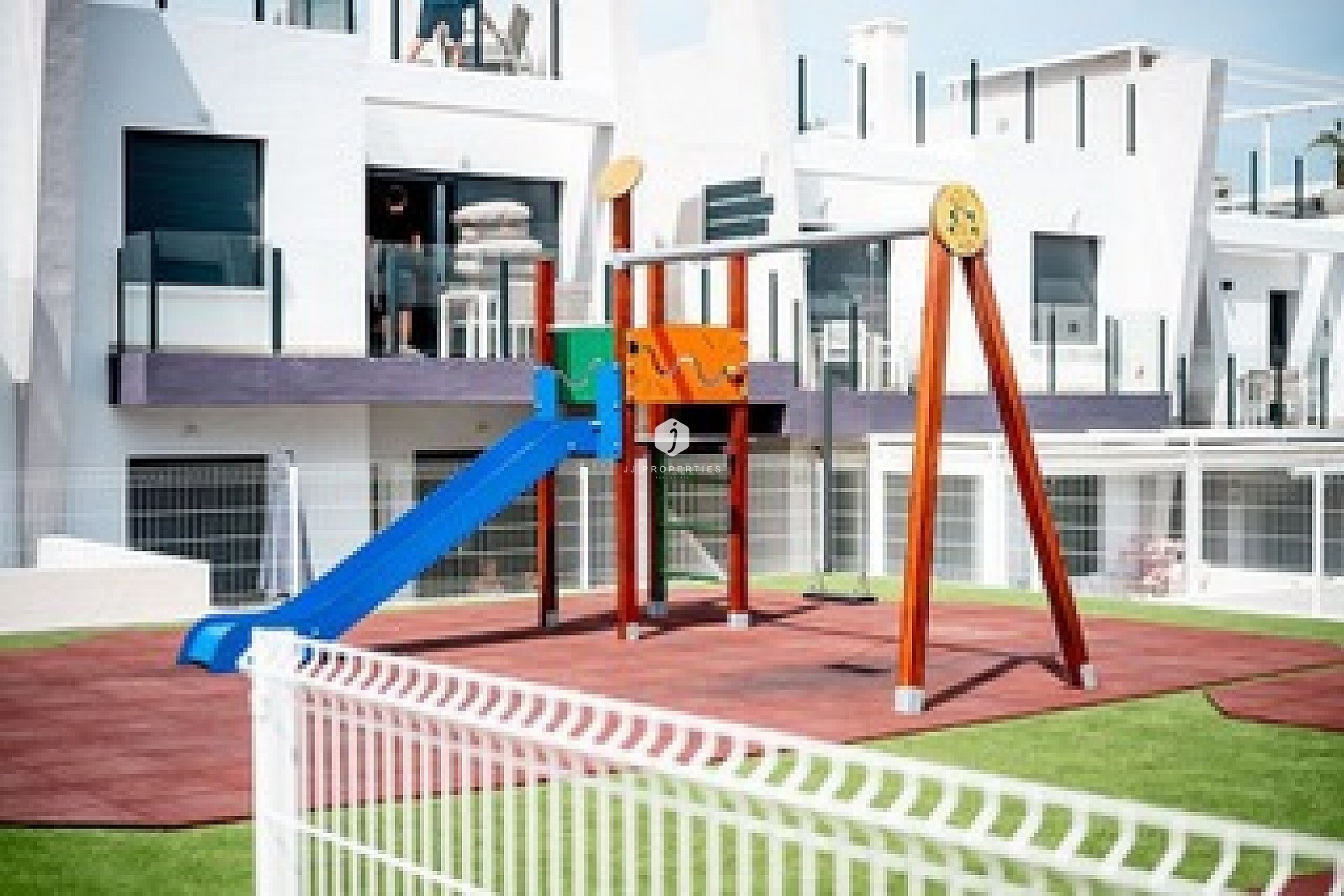 Z drugiej ręki - Mieszkanie w bloku -
San Miguel de Salinas - Inland