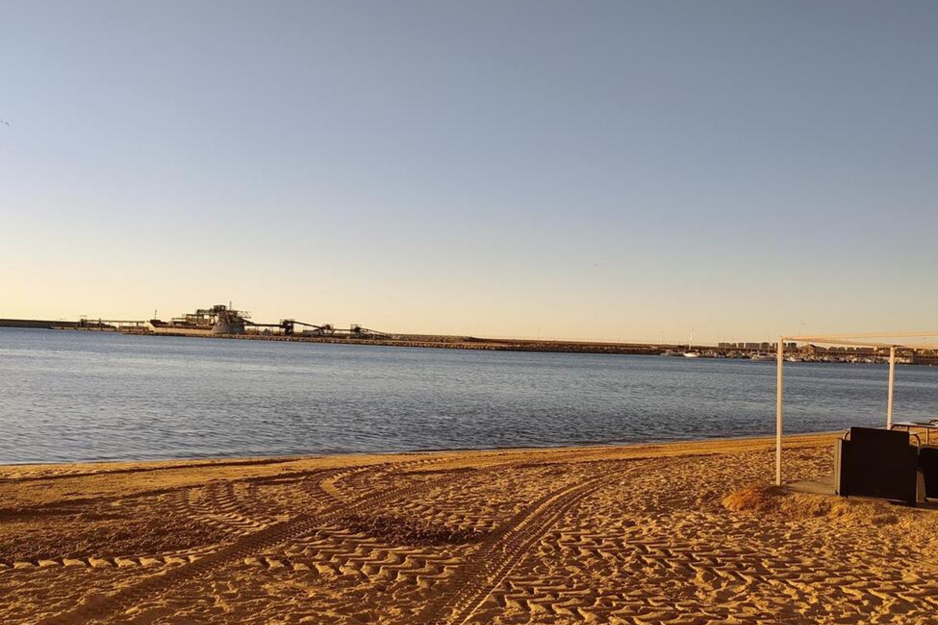 Z drugiej ręki - Mieszkanie w bloku -
Torrevieja - Acequion