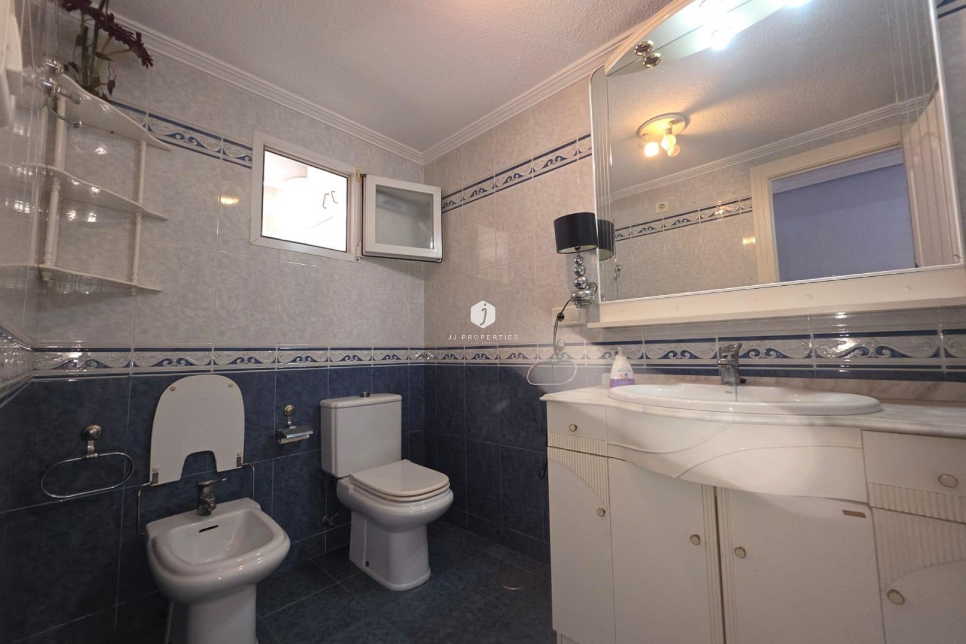 Z drugiej ręki - Mieszkanie w bloku -
Torrevieja - Acequion