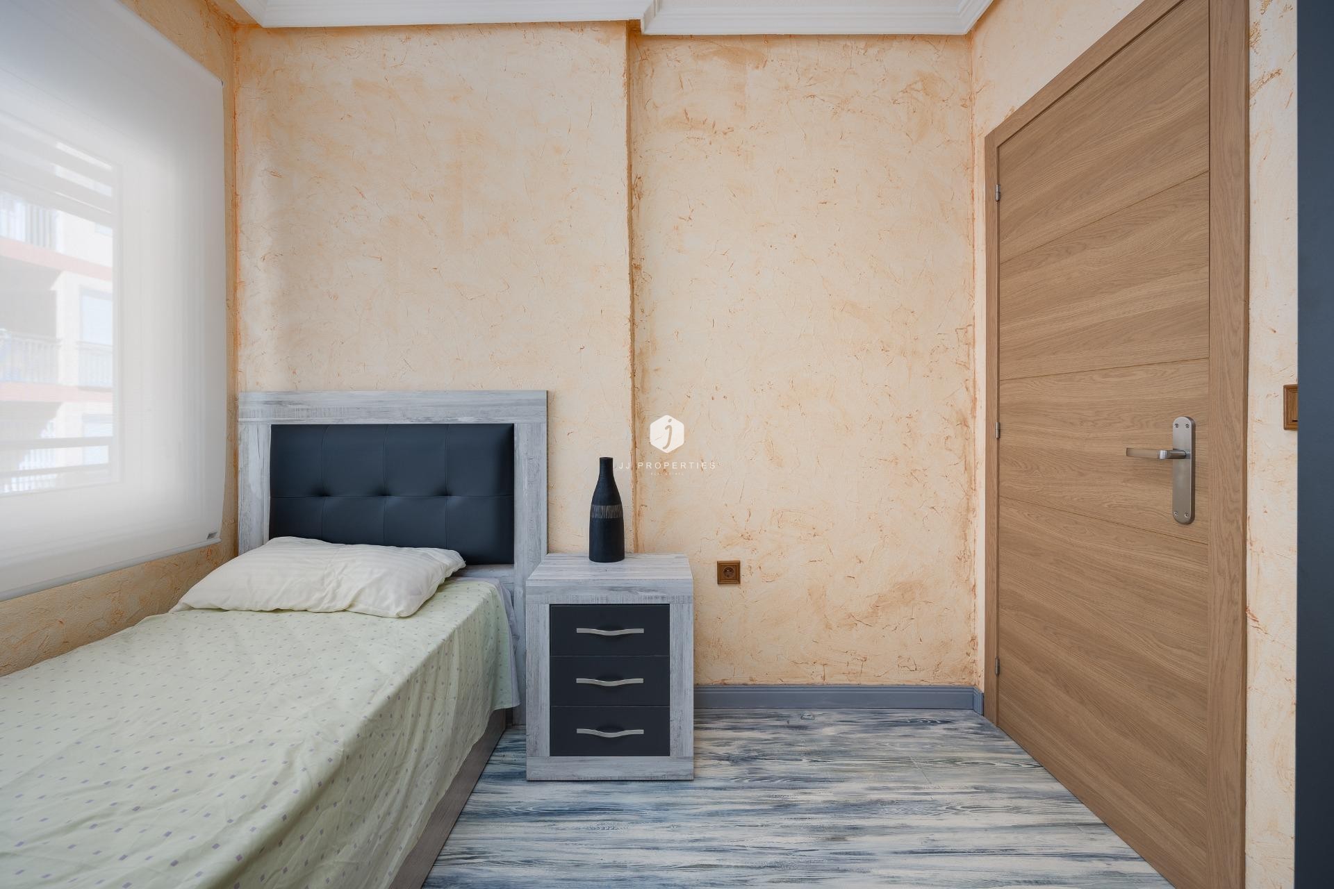 Z drugiej ręki - Mieszkanie w bloku -
Torrevieja - Acequion