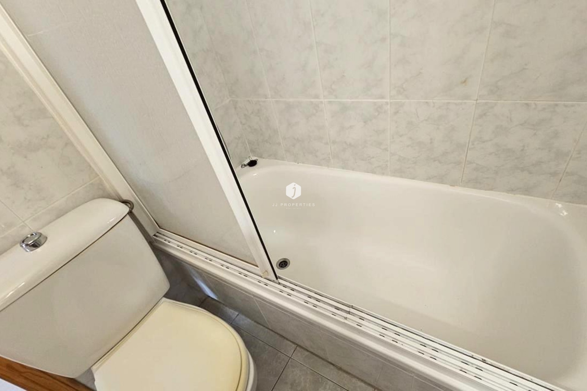 Z drugiej ręki - Mieszkanie w bloku -
Torrevieja - Acequion