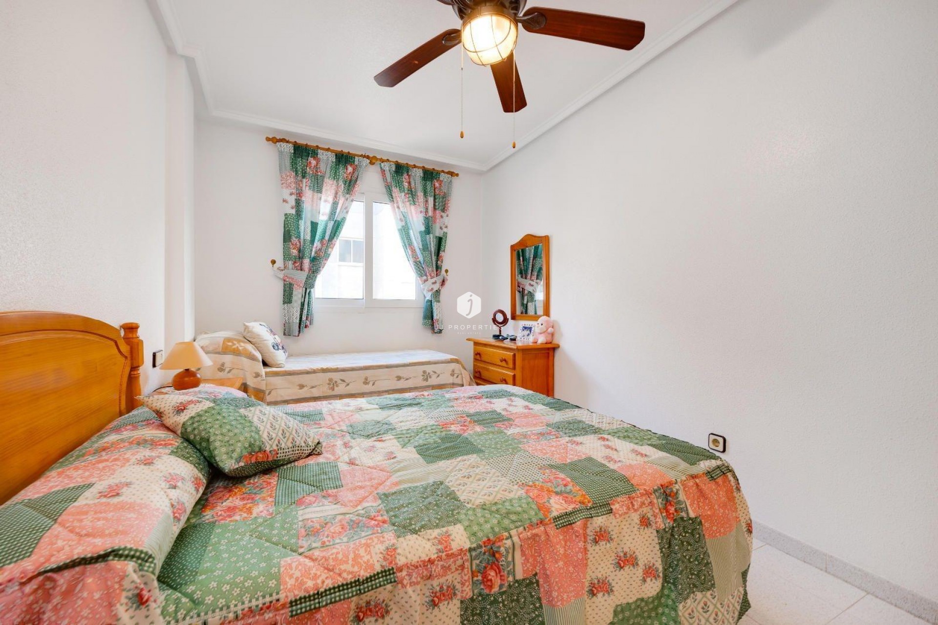 Z drugiej ręki - Mieszkanie w bloku -
Torrevieja - Acequion