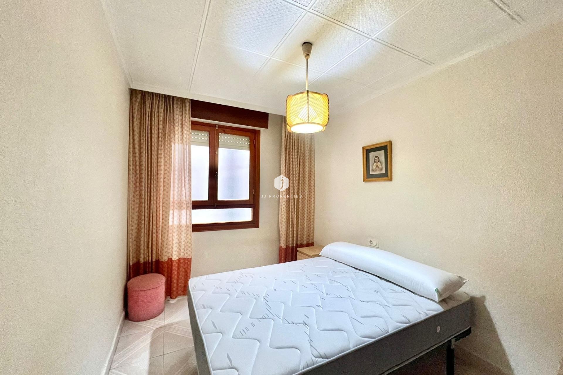 Z drugiej ręki - Mieszkanie w bloku -
Torrevieja - Acequion