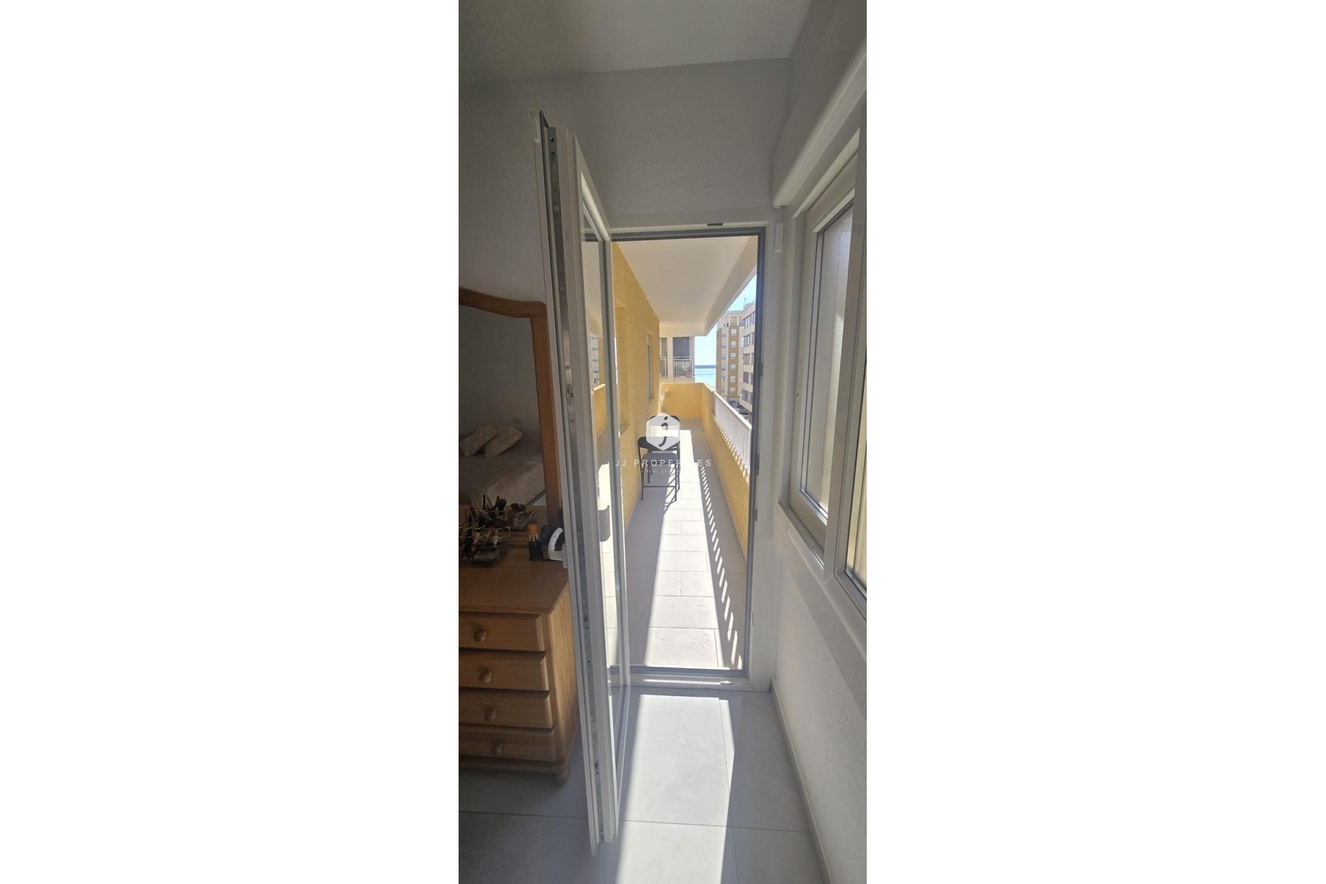 Z drugiej ręki - Mieszkanie w bloku -
Torrevieja - Acequion