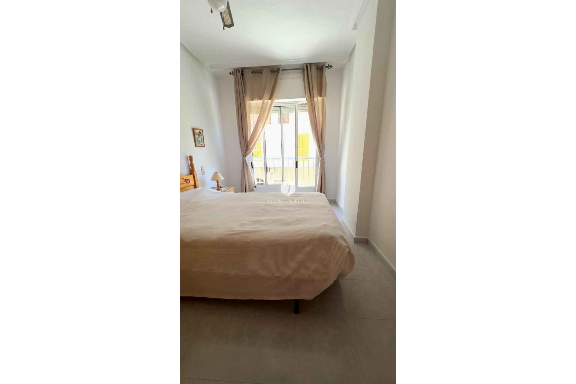 Z drugiej ręki - Mieszkanie w bloku -
Torrevieja - Acequion