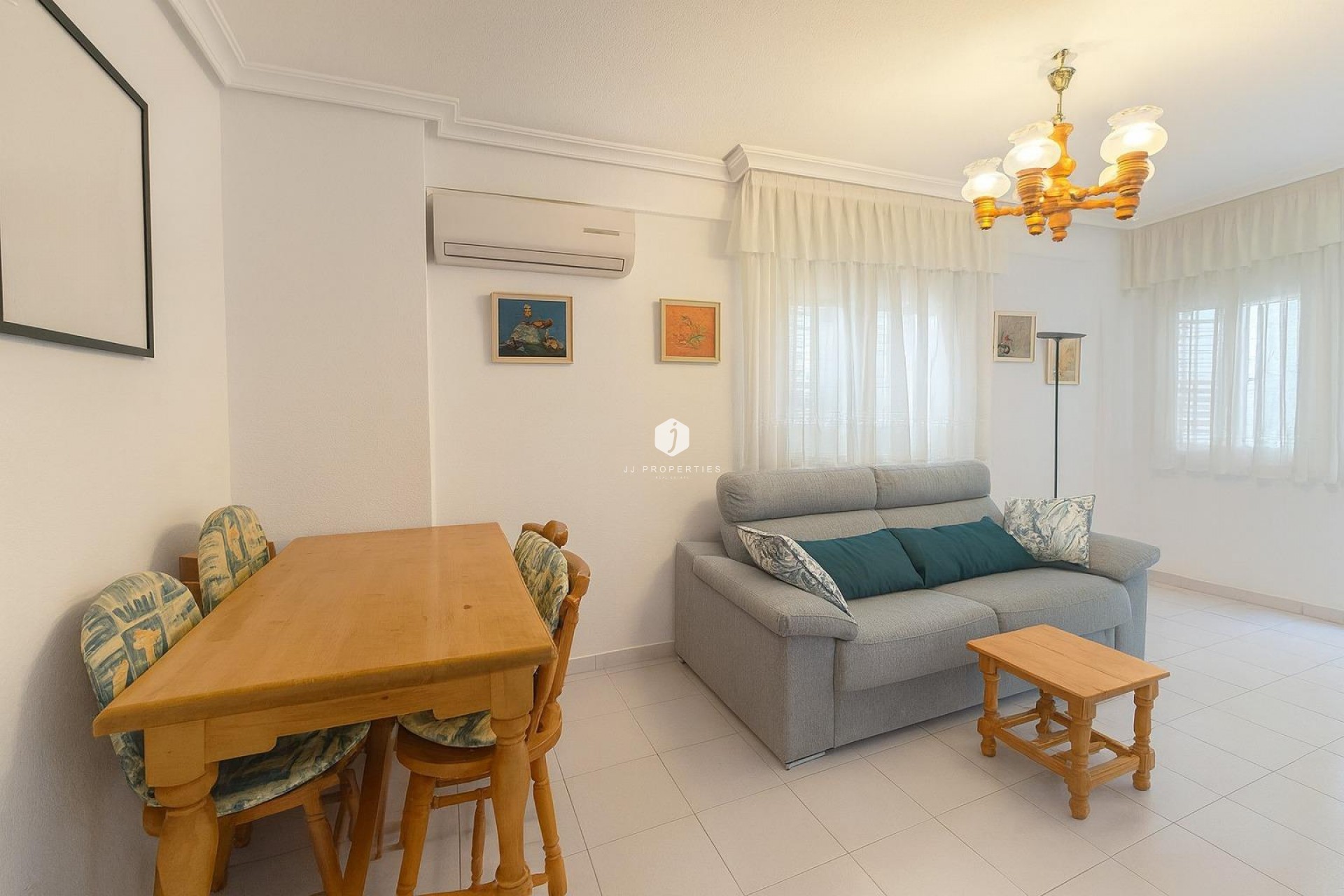 Z drugiej ręki - Mieszkanie w bloku -
Torrevieja - Acequion