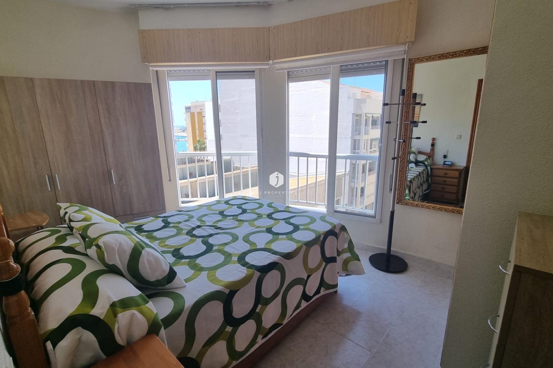Z drugiej ręki - Mieszkanie w bloku -
Torrevieja - Acequion