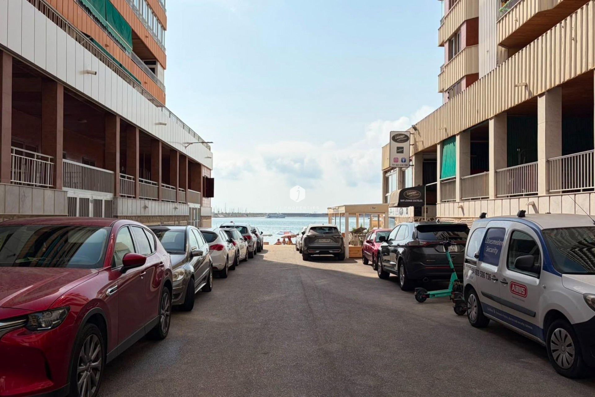 Z drugiej ręki - Mieszkanie w bloku -
Torrevieja - Acequion