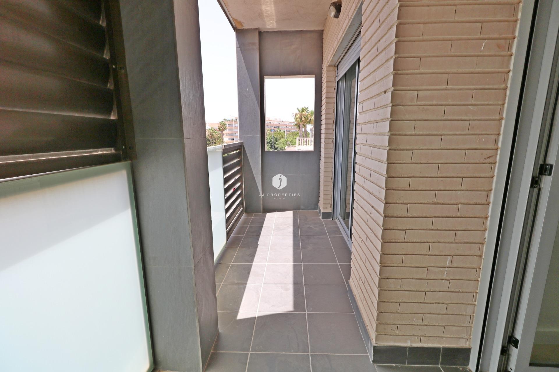 Z drugiej ręki - Mieszkanie w bloku -
Torrevieja - Acequion
