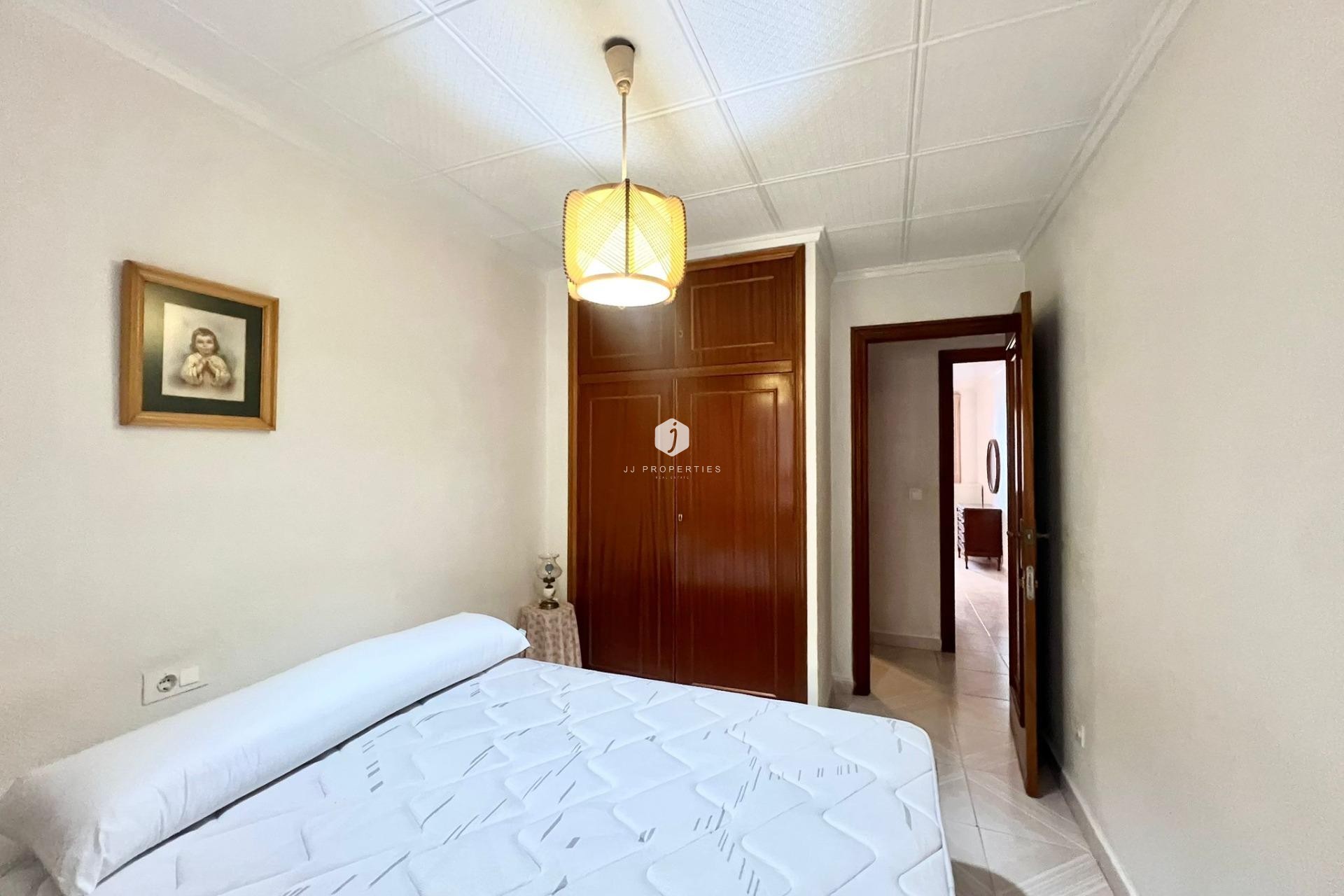 Z drugiej ręki - Mieszkanie w bloku -
Torrevieja - Acequion