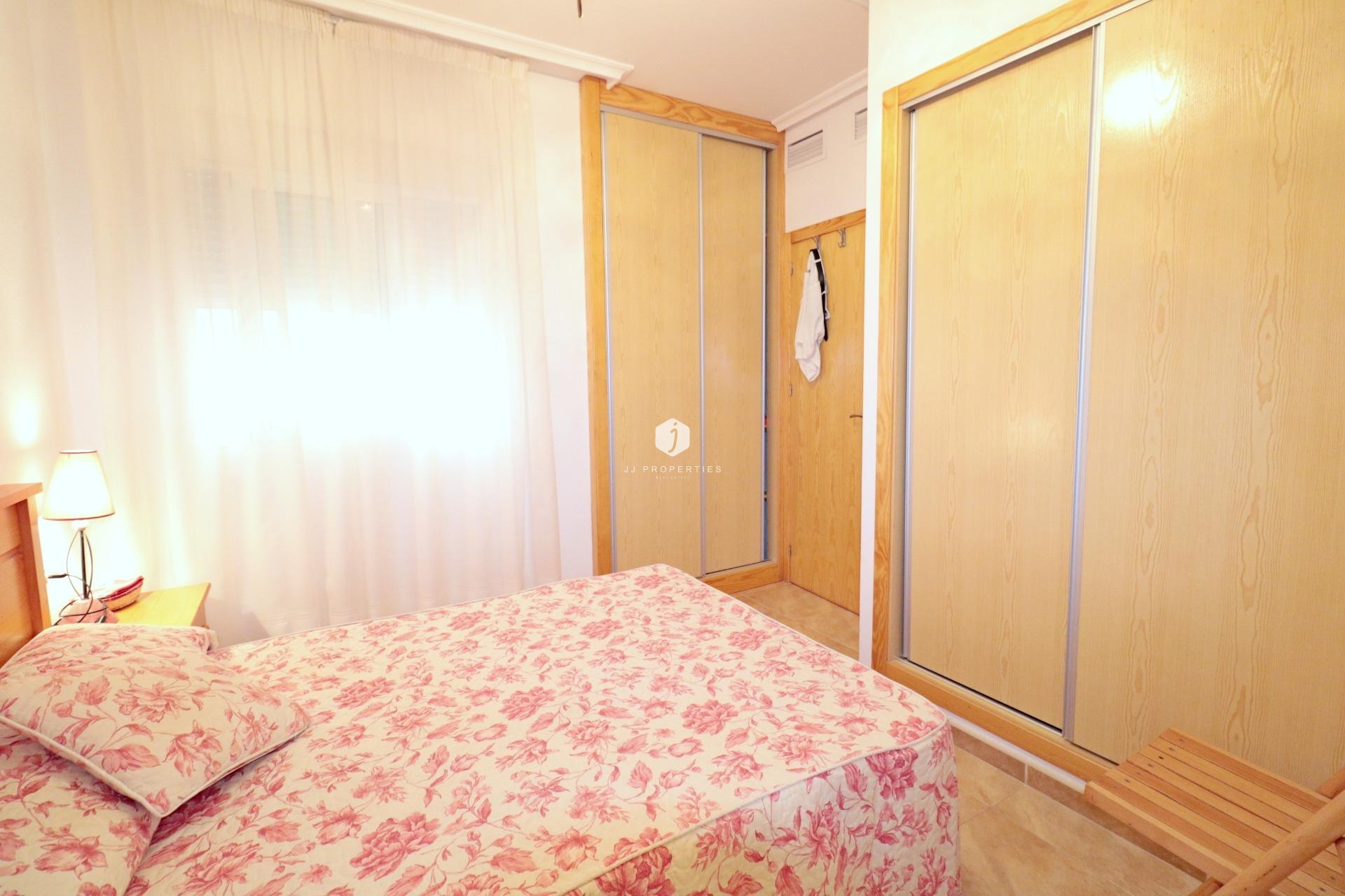 Z drugiej ręki - Mieszkanie w bloku -
Torrevieja - Acequion