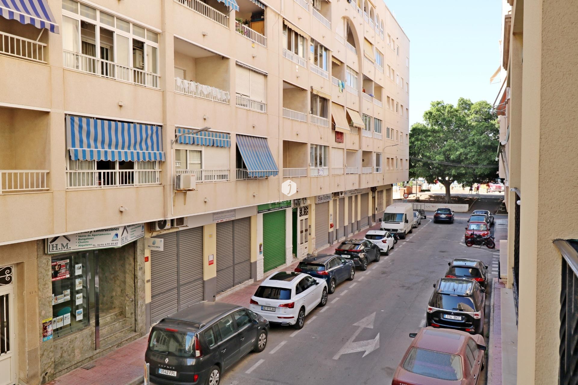 Z drugiej ręki - Mieszkanie w bloku -
Torrevieja - Acequion