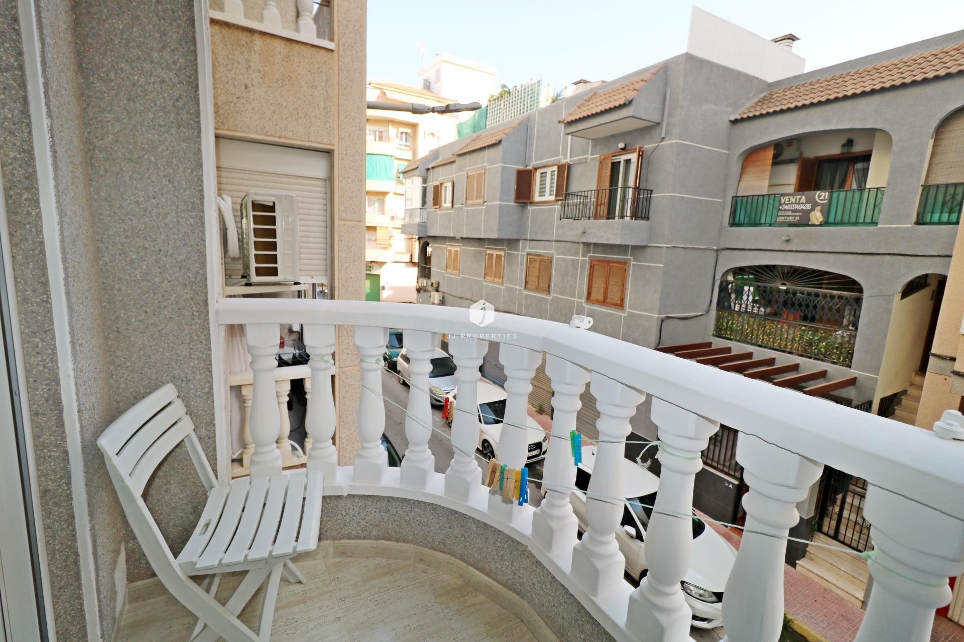 Z drugiej ręki - Mieszkanie w bloku -
Torrevieja - Acequion