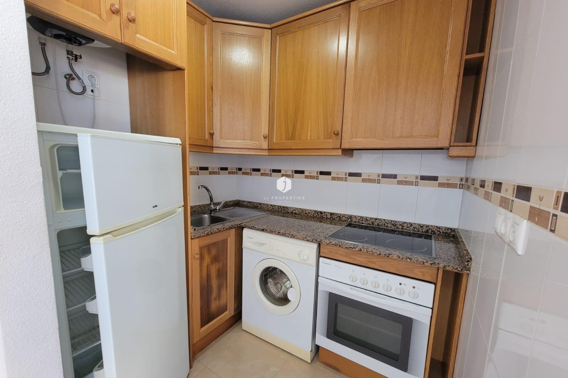 Z drugiej ręki - Mieszkanie w bloku -
Torrevieja - aguas nuevas