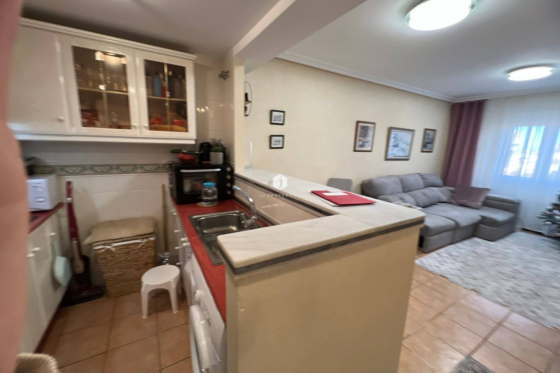Z drugiej ręki - Mieszkanie w bloku -
Torrevieja - aguas nuevas