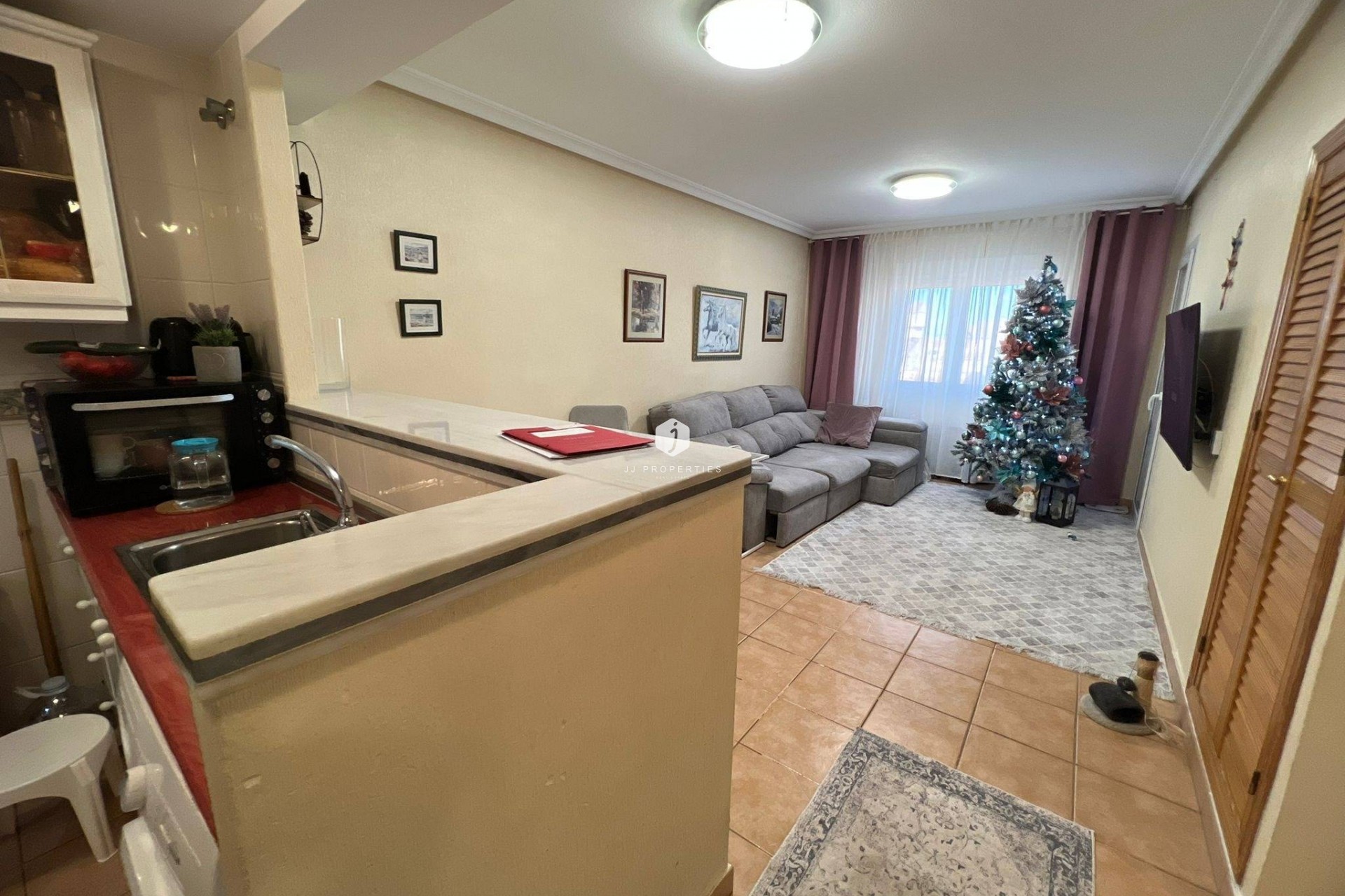 Z drugiej ręki - Mieszkanie w bloku -
Torrevieja - aguas nuevas