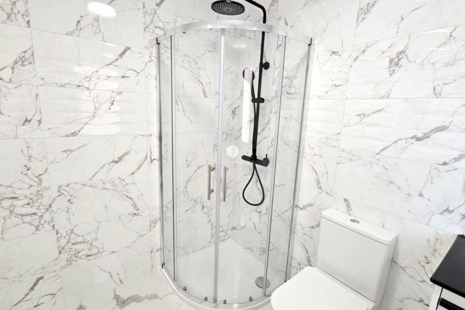 Z drugiej ręki - Mieszkanie w bloku -
Torrevieja - Cabo cervera