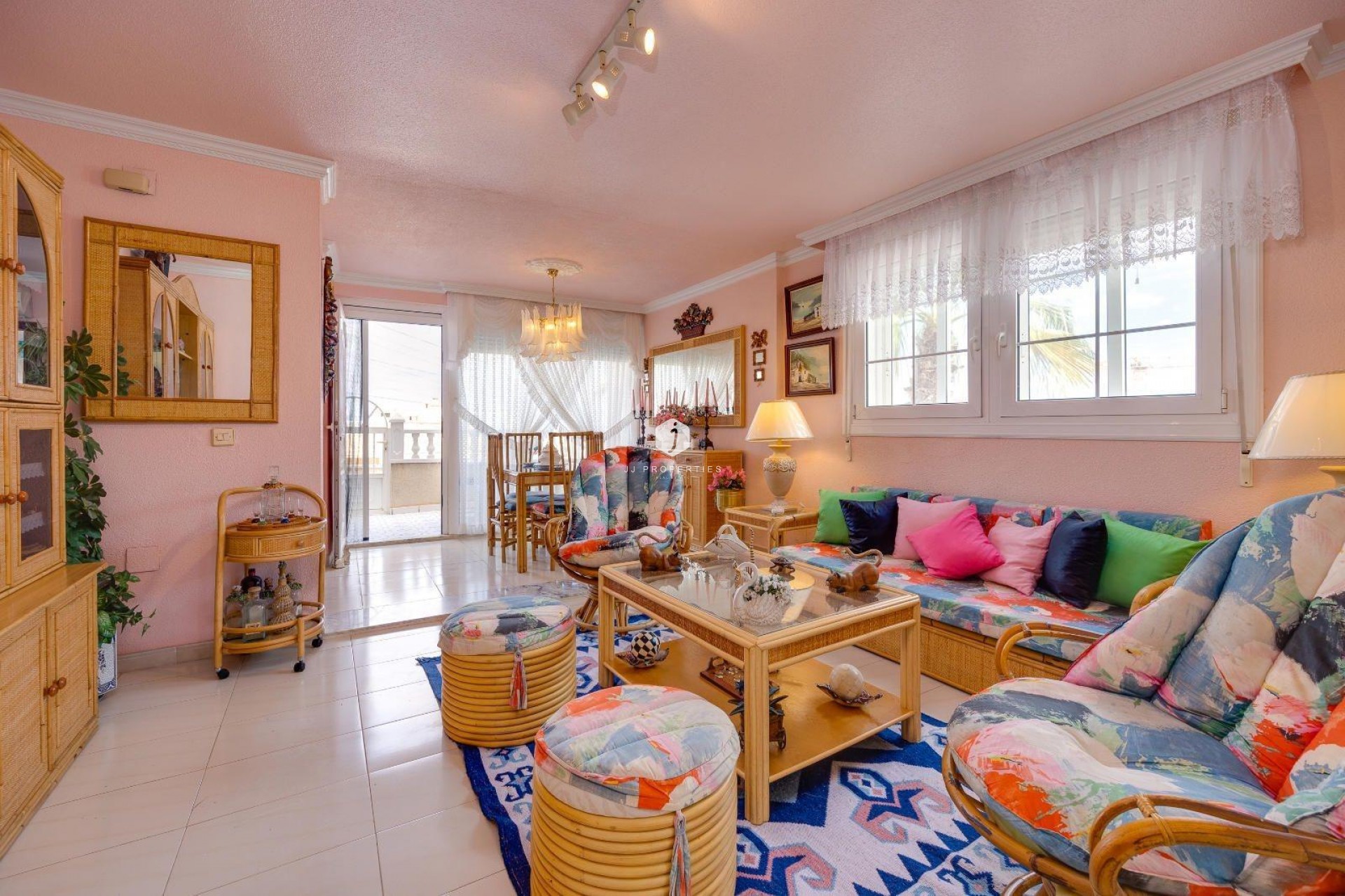 Z drugiej ręki - Mieszkanie w bloku -
Torrevieja - Cabo cervera