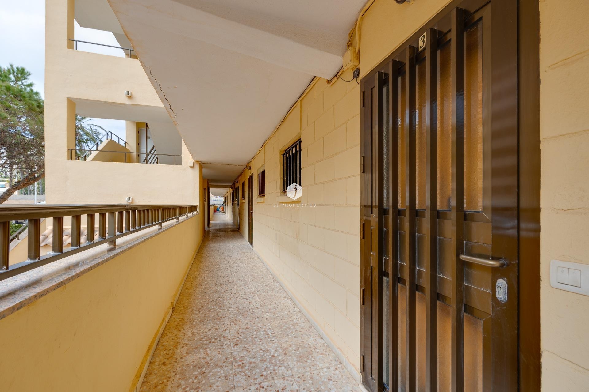 Z drugiej ręki - Mieszkanie w bloku -
Torrevieja - Cabo cervera