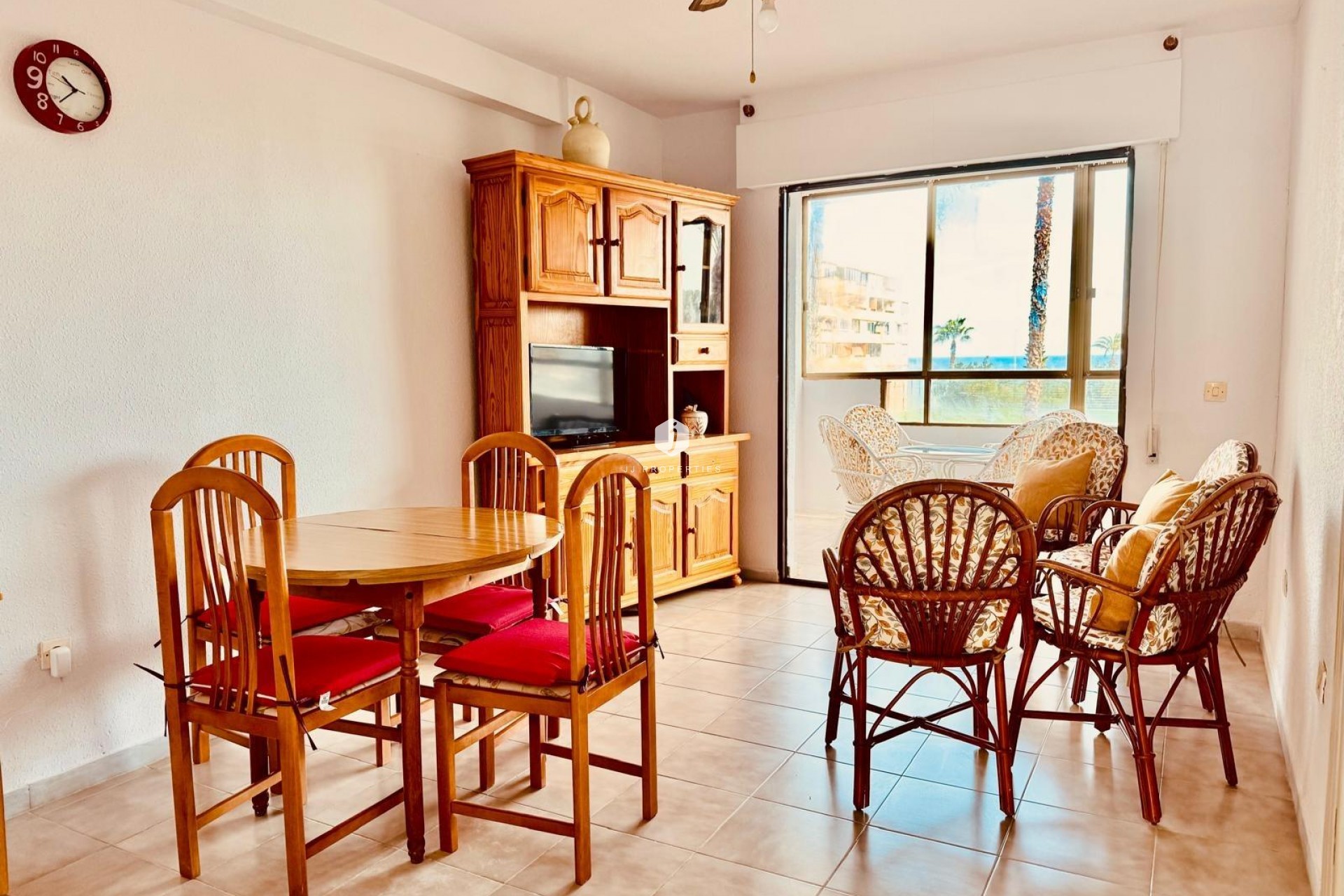 Z drugiej ręki - Mieszkanie w bloku -
Torrevieja - Cabo cervera