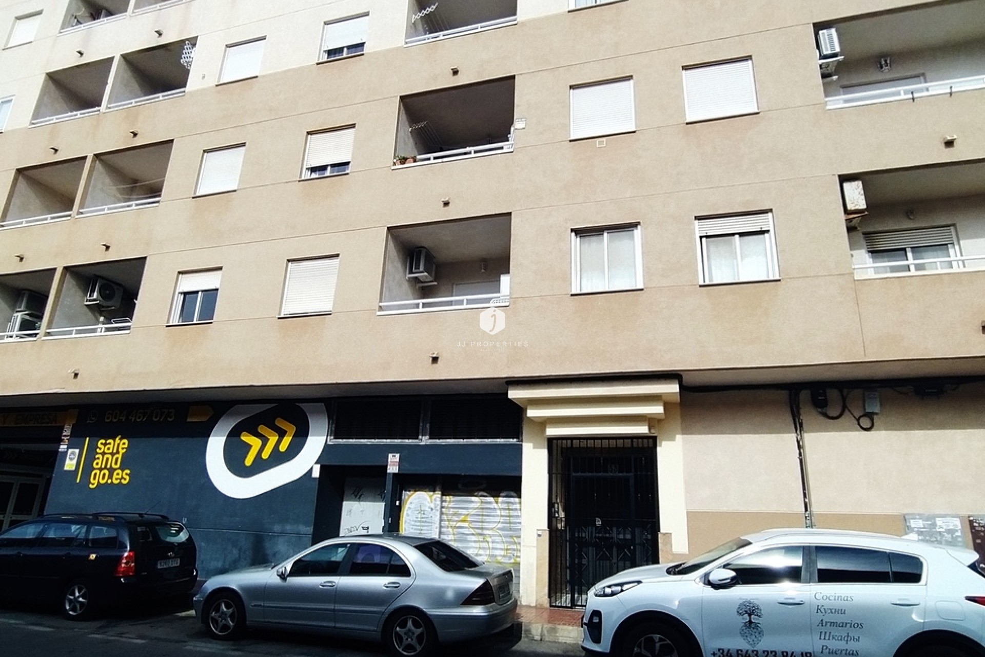 Z drugiej ręki - Mieszkanie w bloku -
Torrevieja - CASCO URBANO