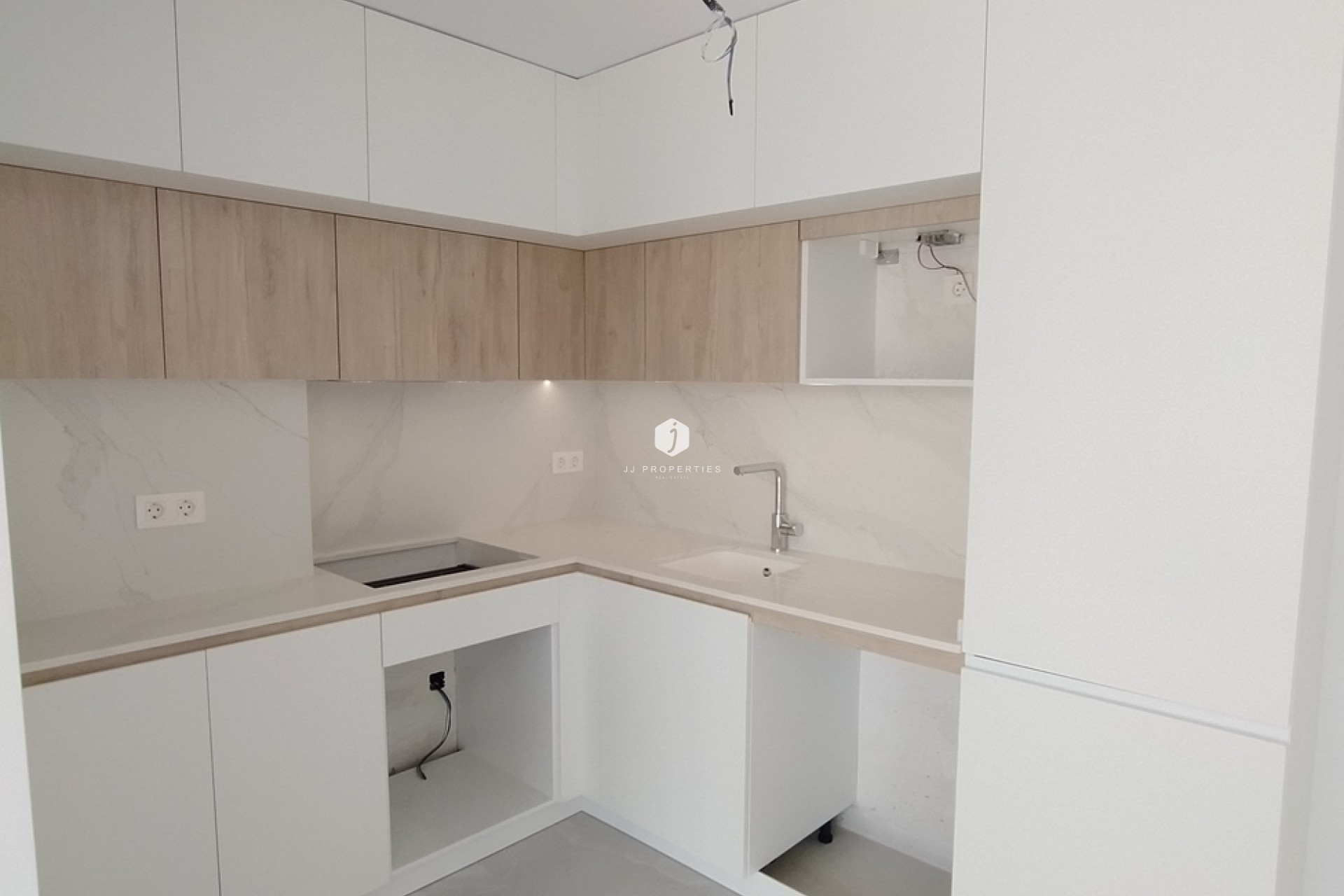Z drugiej ręki - Mieszkanie w bloku -
Torrevieja - CENTRE PLAYA DEL CURA LAS PISCINAS