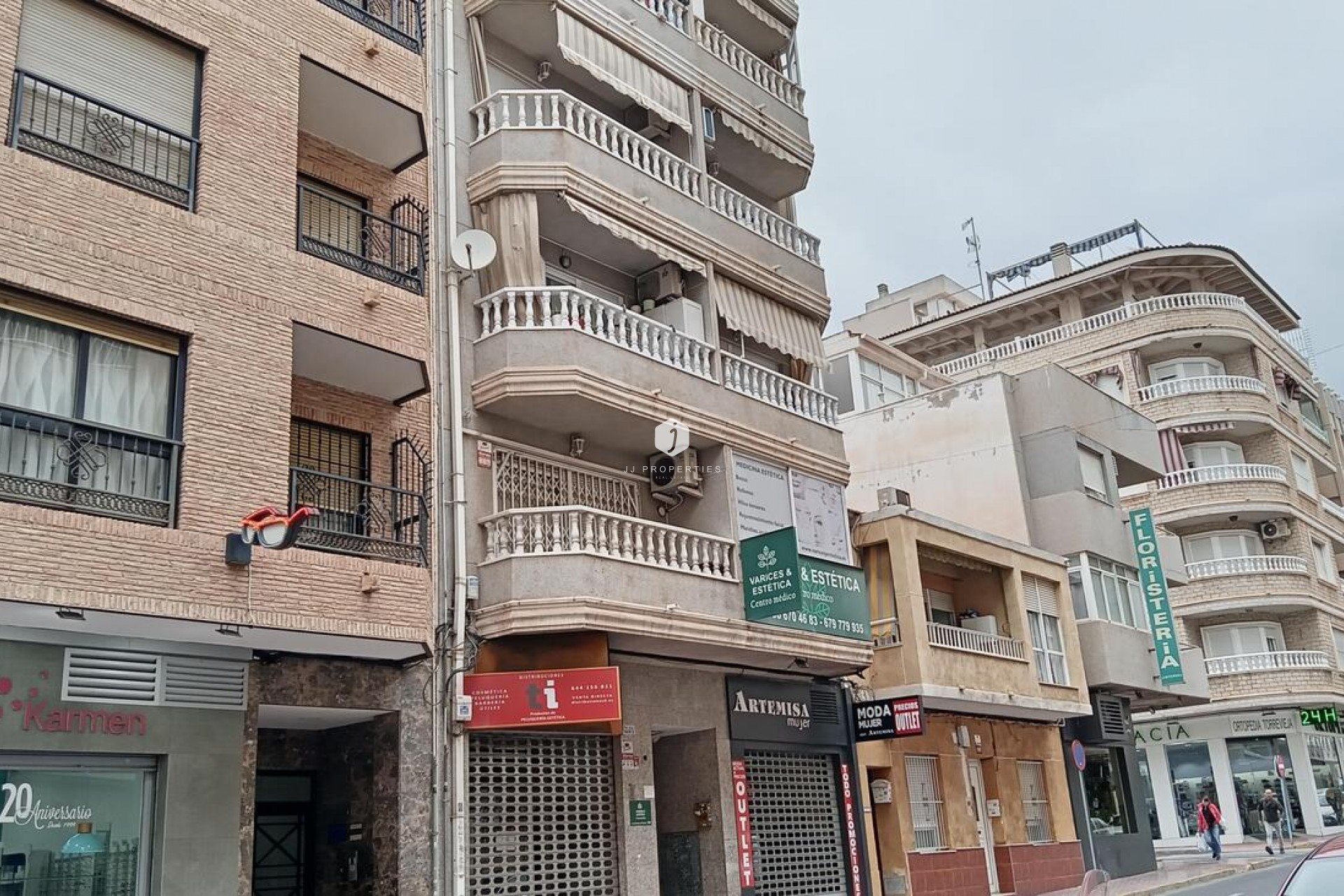 Z drugiej ręki - Mieszkanie w bloku -
Torrevieja - CENTRE