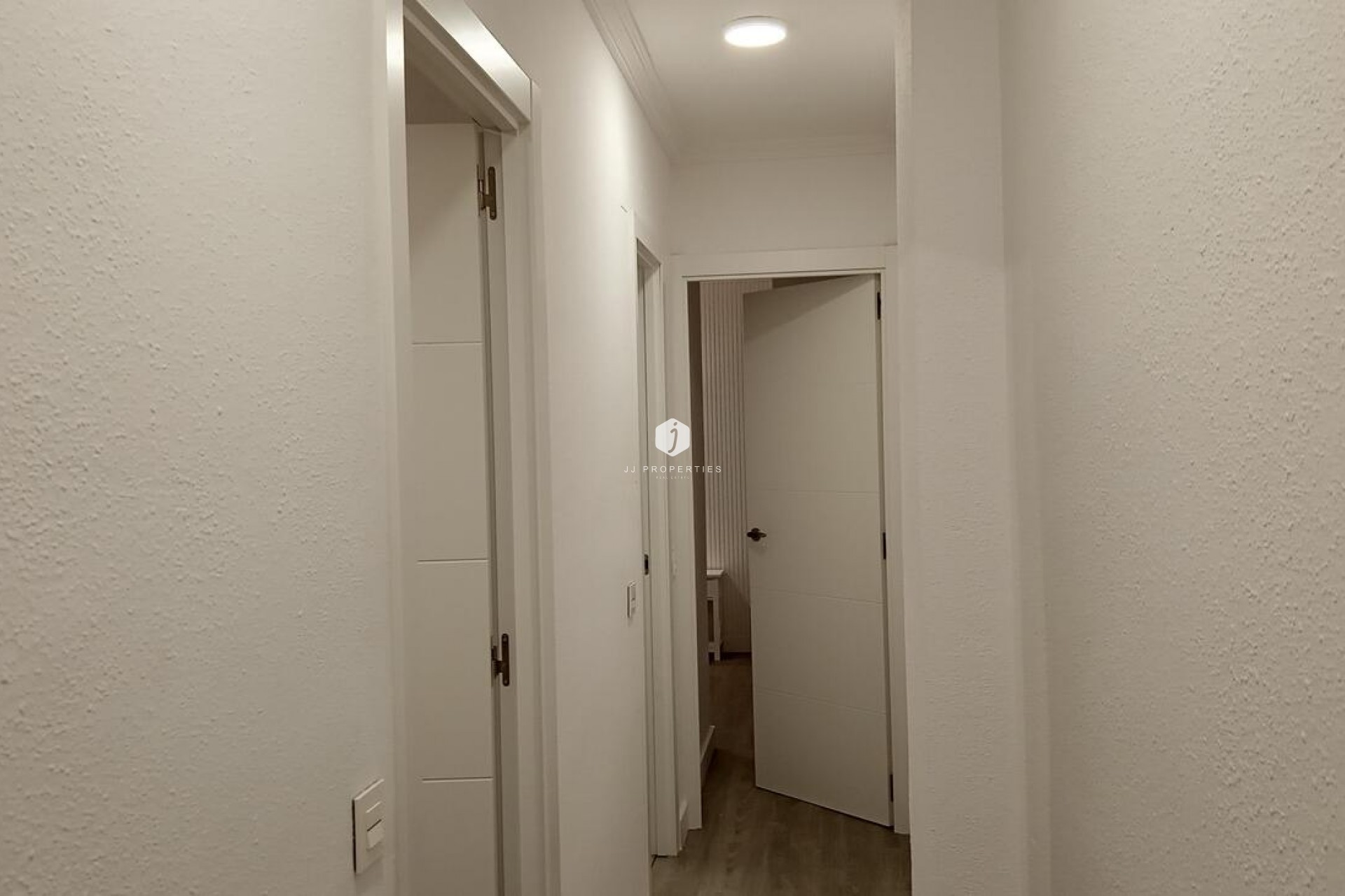 Z drugiej ręki - Mieszkanie w bloku -
Torrevieja - CENTRE