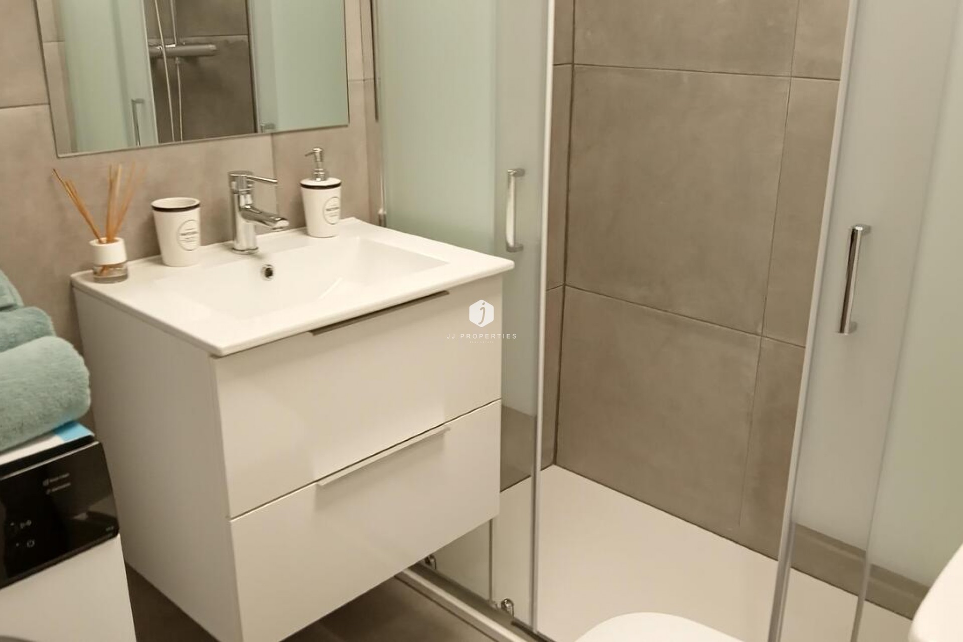 Z drugiej ręki - Mieszkanie w bloku -
Torrevieja - CENTRE