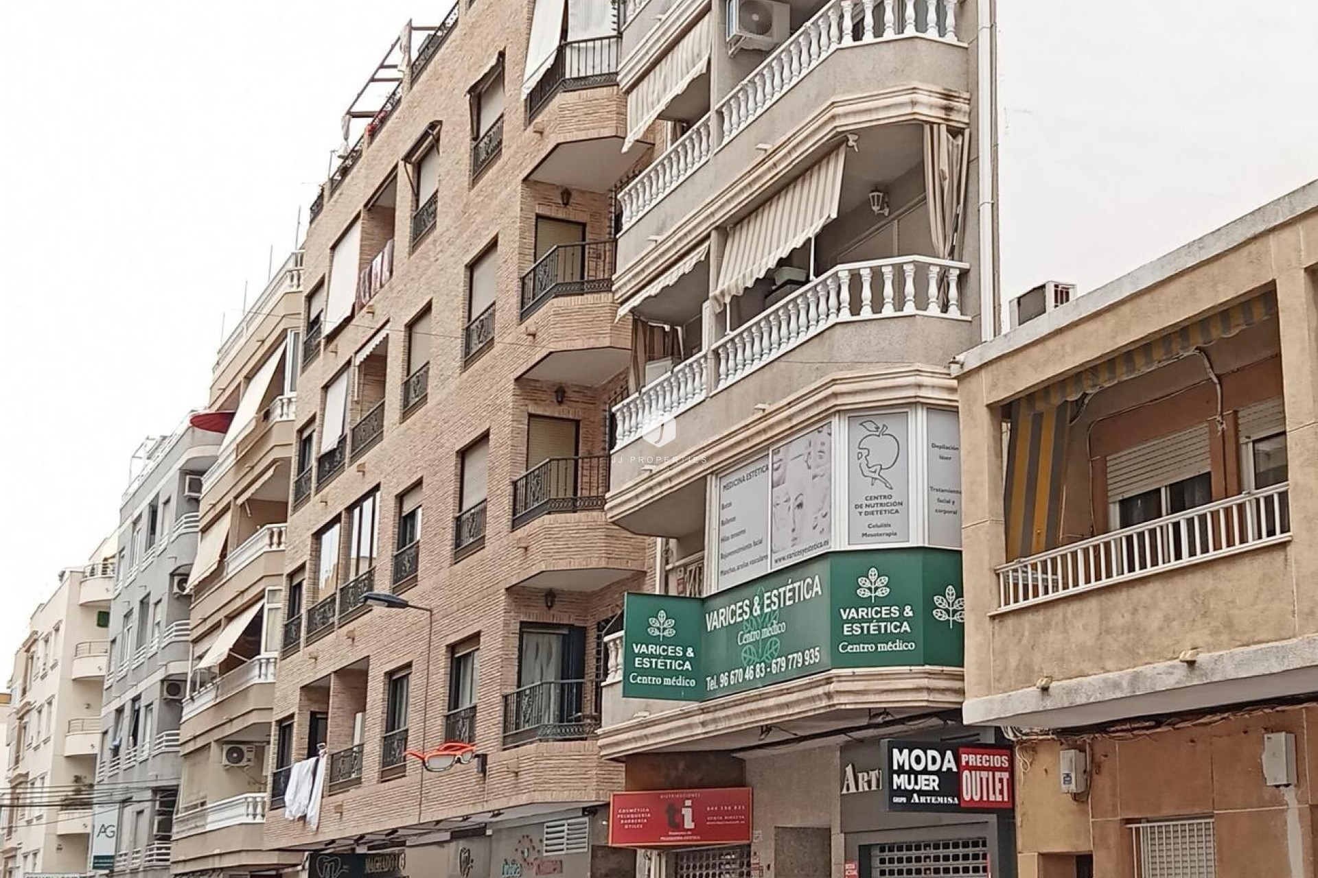 Z drugiej ręki - Mieszkanie w bloku -
Torrevieja - CENTRE