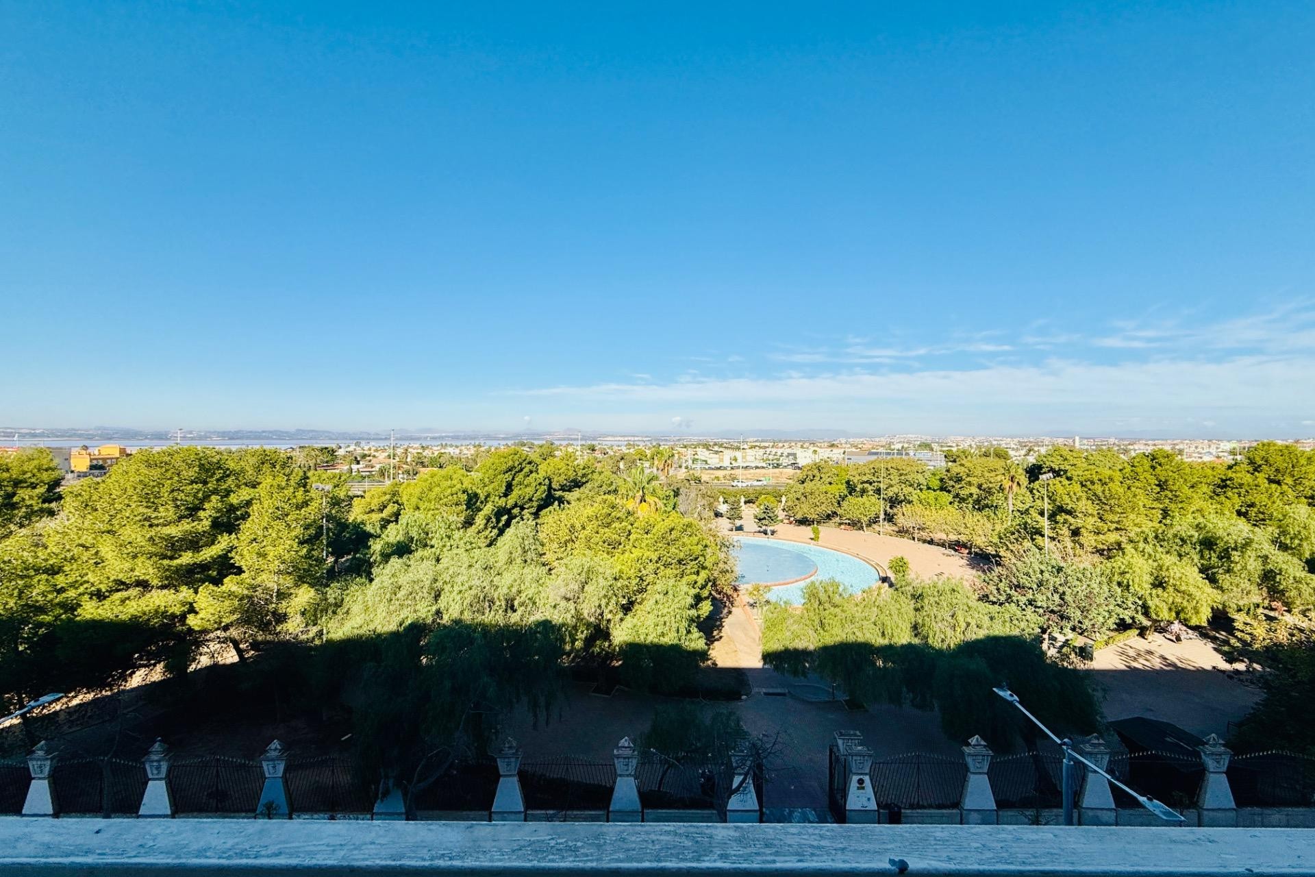 Z drugiej ręki - Mieszkanie w bloku -
Torrevieja - Centro