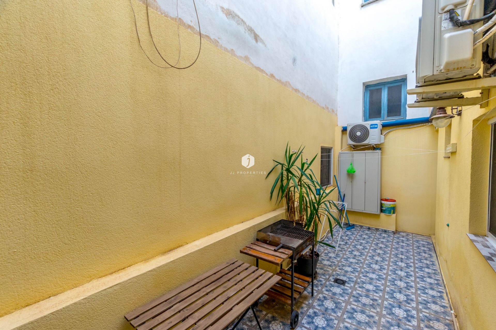 Z drugiej ręki - Mieszkanie w bloku -
Torrevieja - Centro