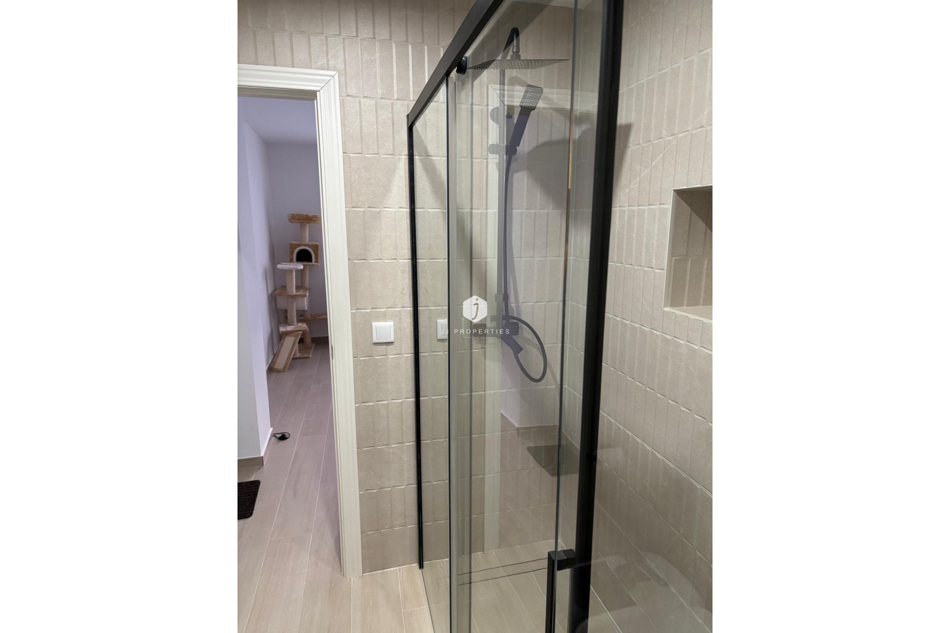 Z drugiej ręki - Mieszkanie w bloku -
Torrevieja - Centro