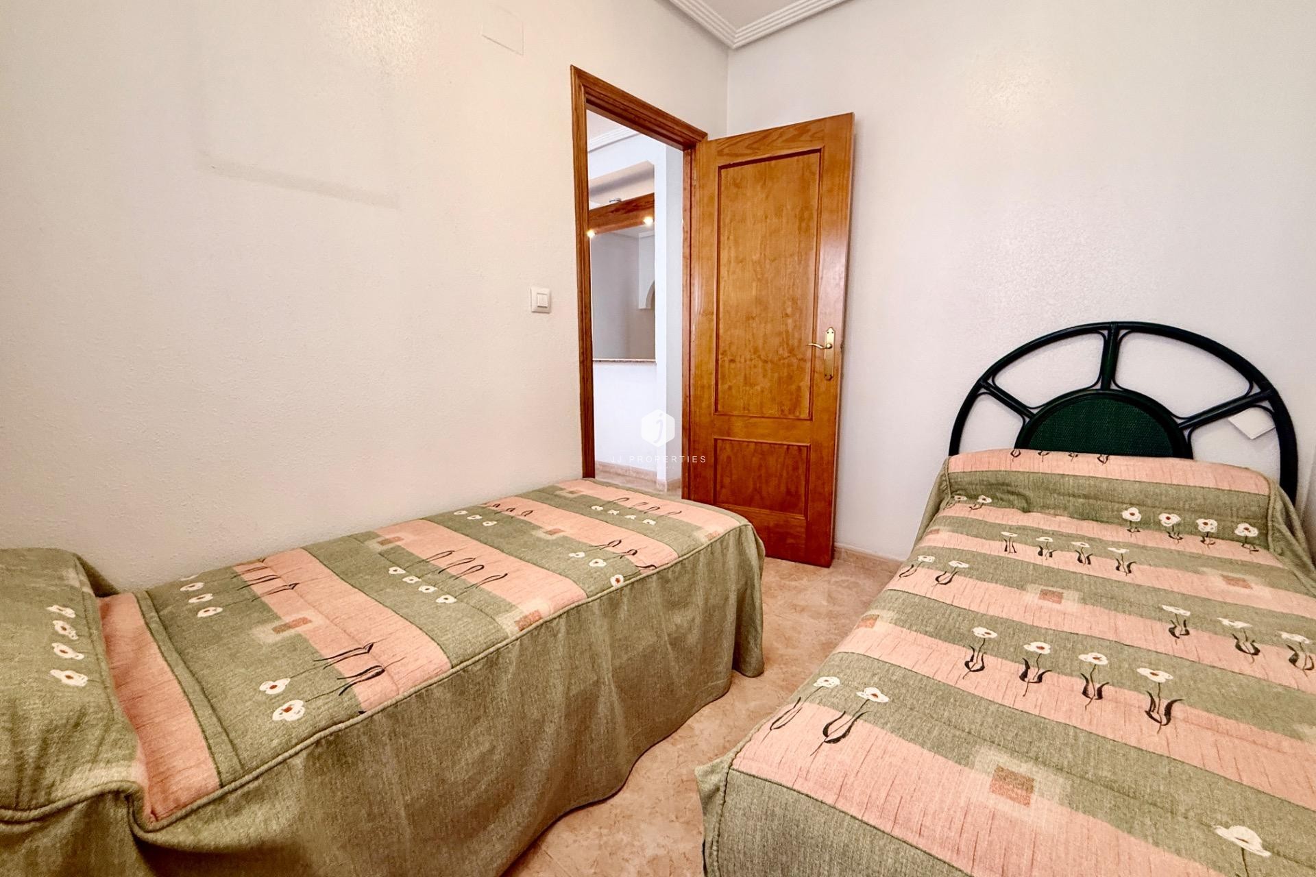 Z drugiej ręki - Mieszkanie w bloku -
Torrevieja - Centro