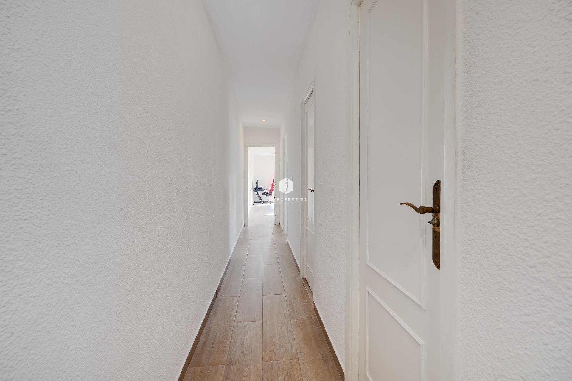 Z drugiej ręki - Mieszkanie w bloku -
Torrevieja - Centro