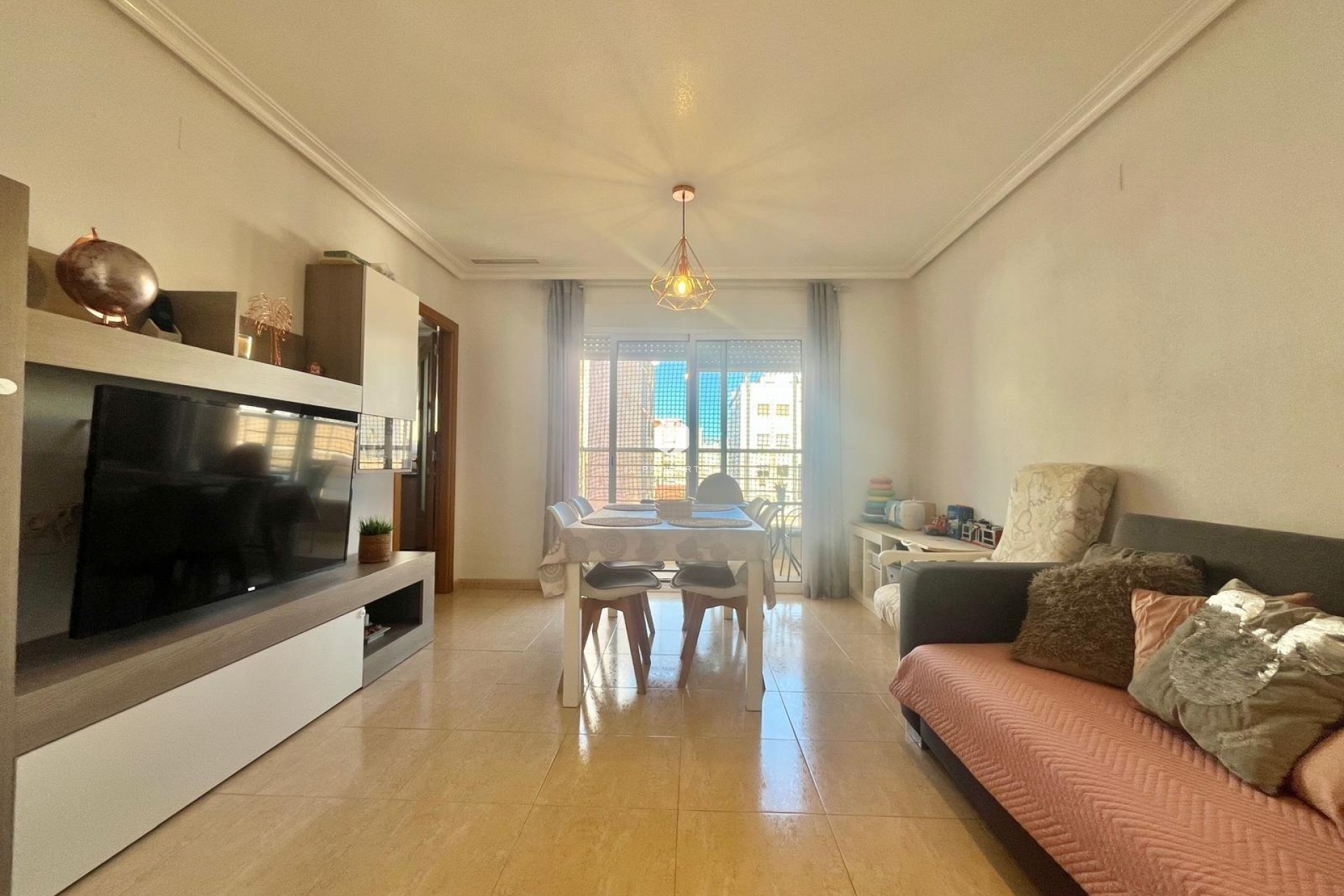 Z drugiej ręki - Mieszkanie w bloku -
Torrevieja - Centro