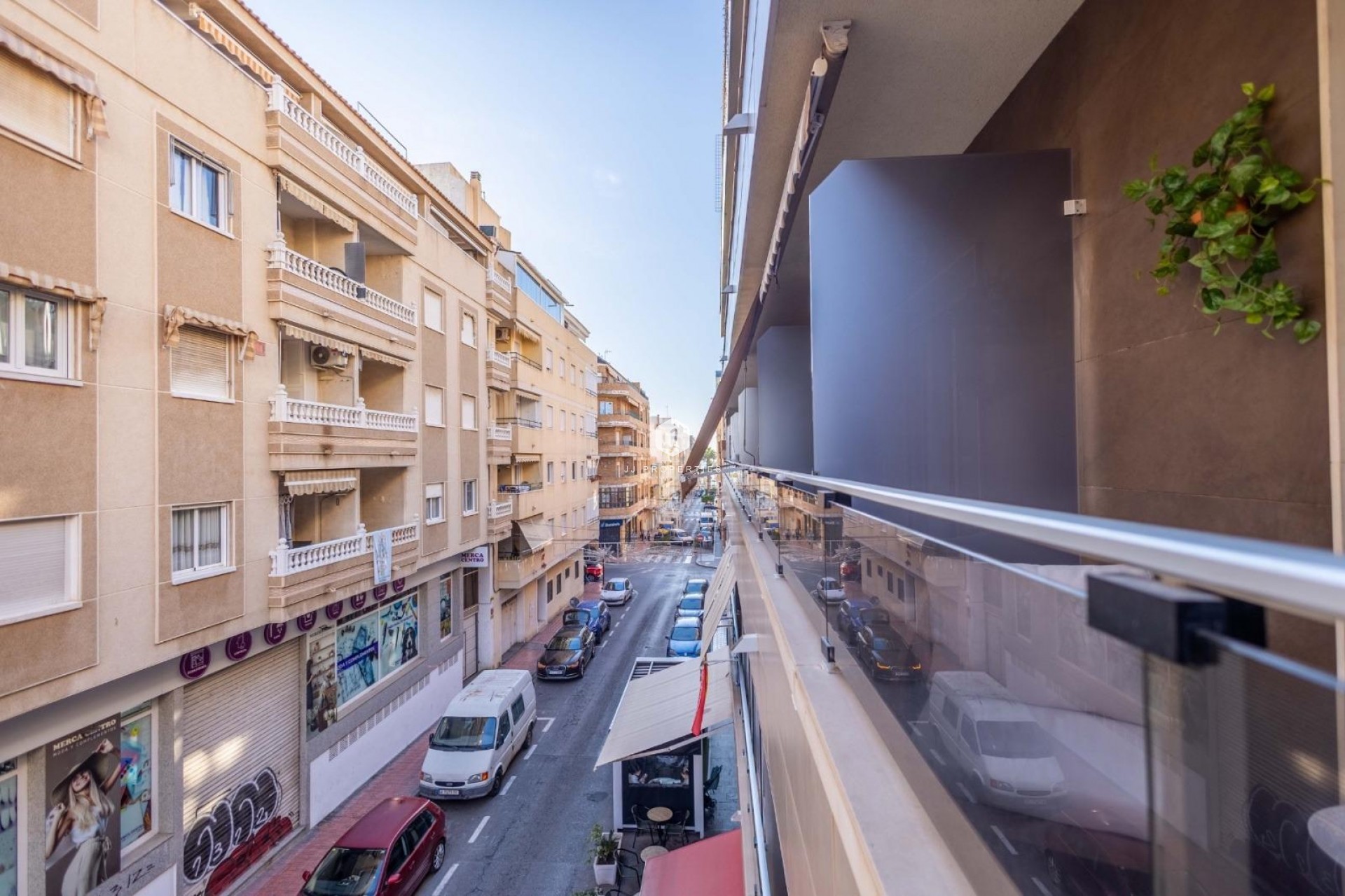 Z drugiej ręki - Mieszkanie w bloku -
Torrevieja - Centro