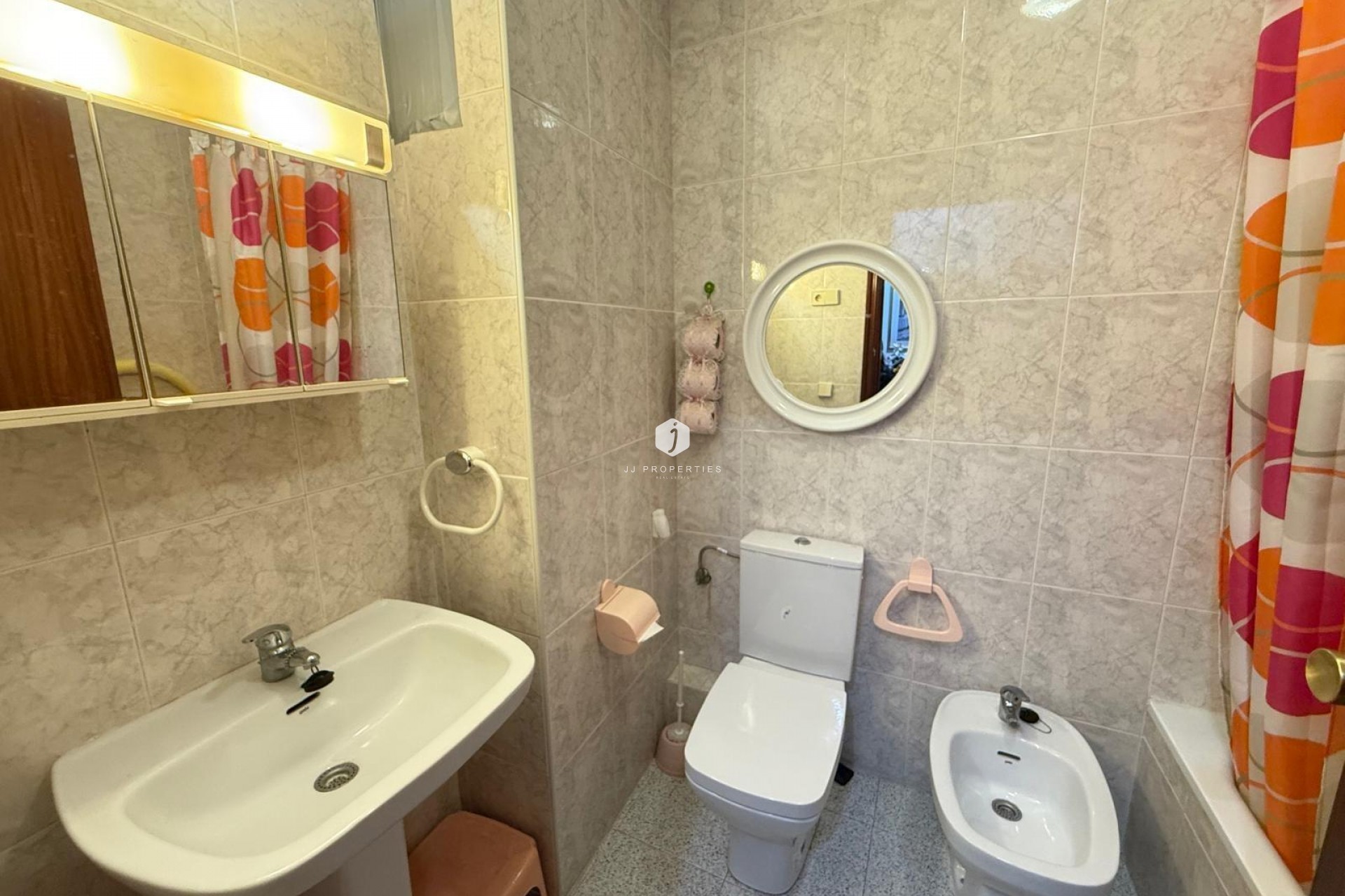 Z drugiej ręki - Mieszkanie w bloku -
Torrevieja - Centro