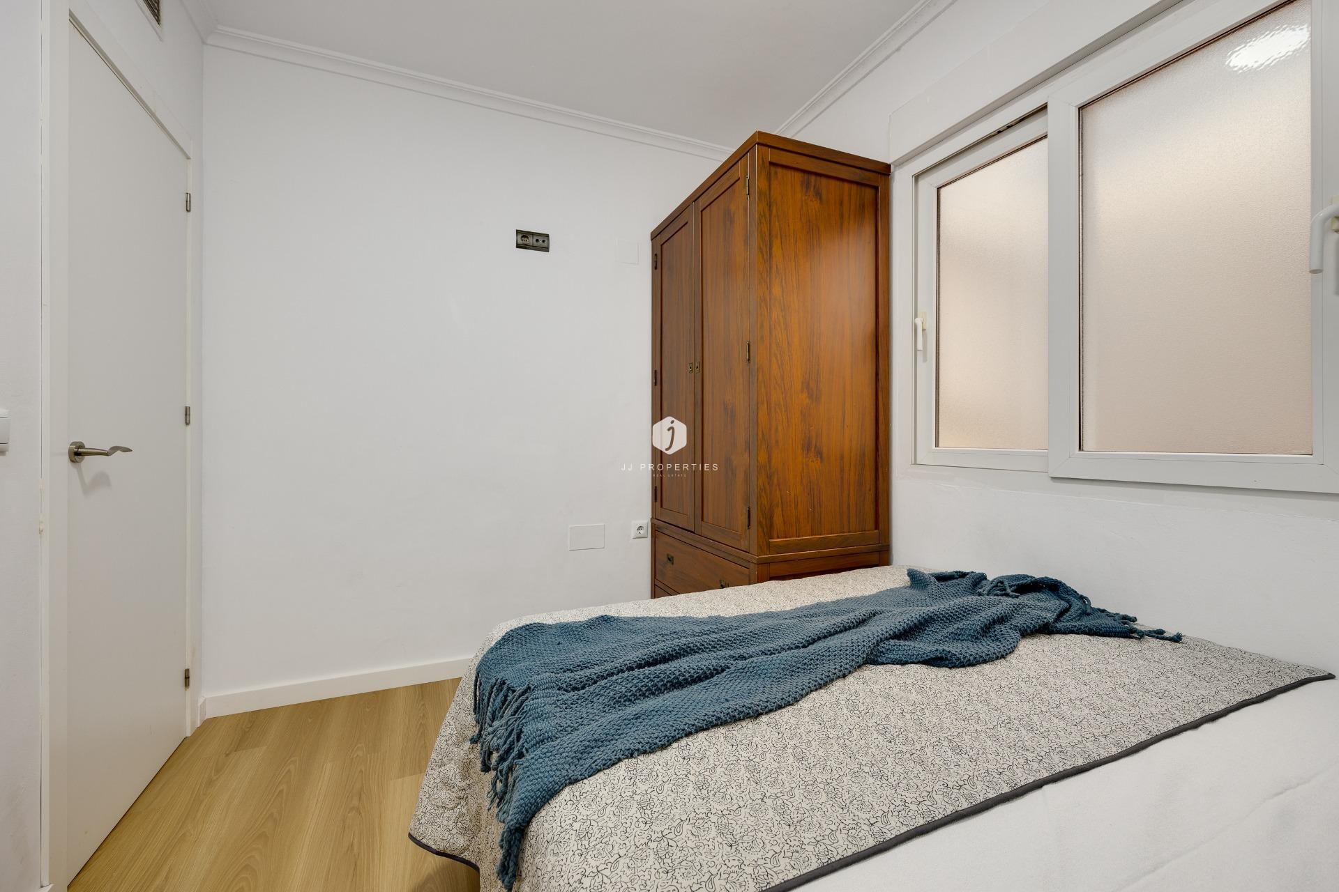 Z drugiej ręki - Mieszkanie w bloku -
Torrevieja - Centro