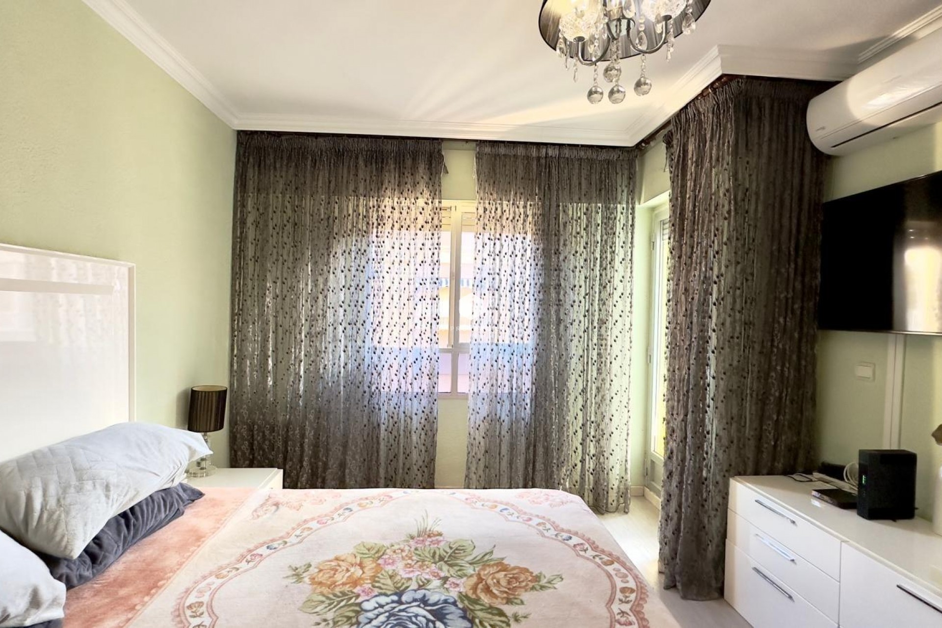 Z drugiej ręki - Mieszkanie w bloku -
Torrevieja - Centro