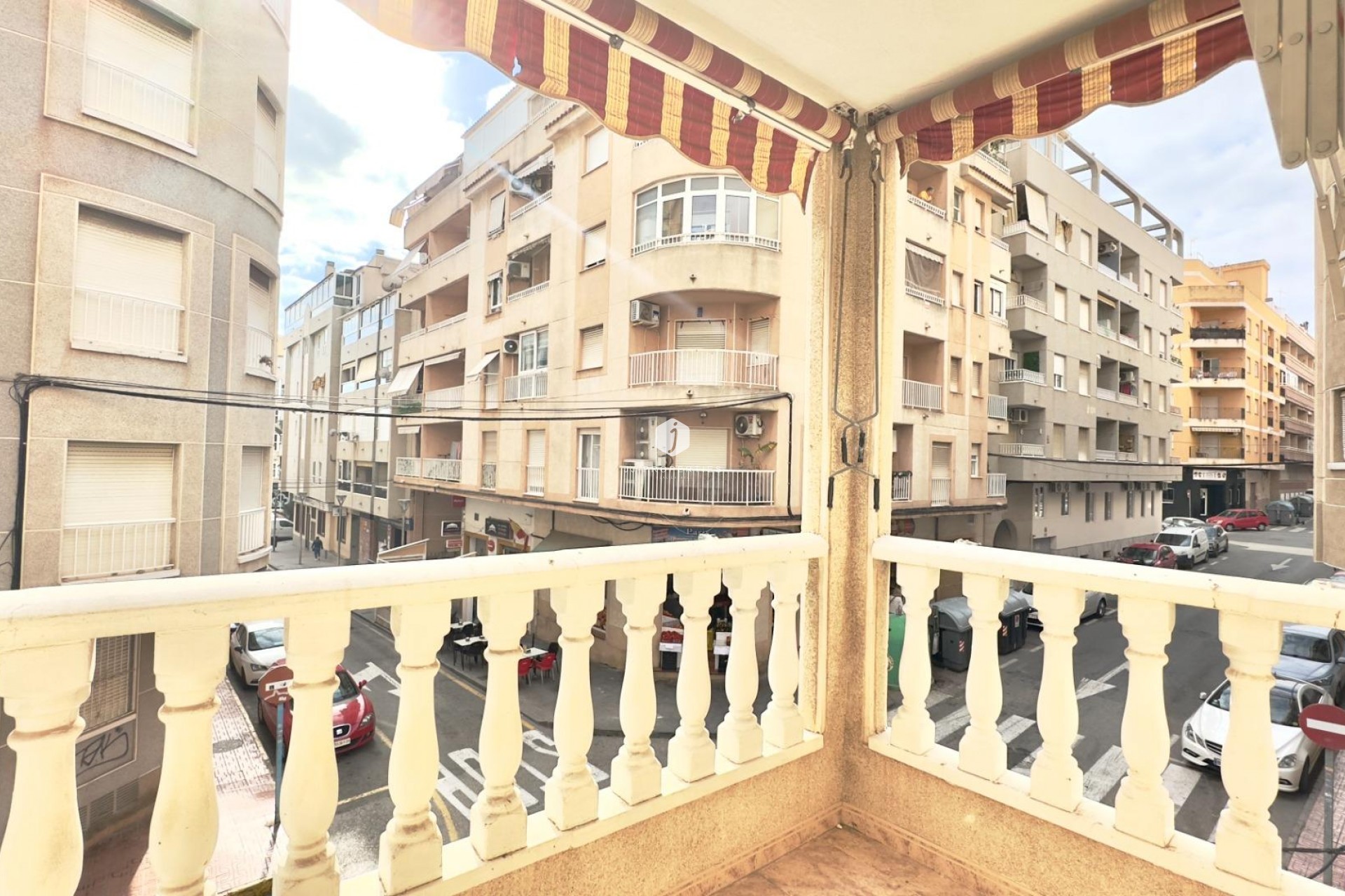 Z drugiej ręki - Mieszkanie w bloku -
Torrevieja - Centro