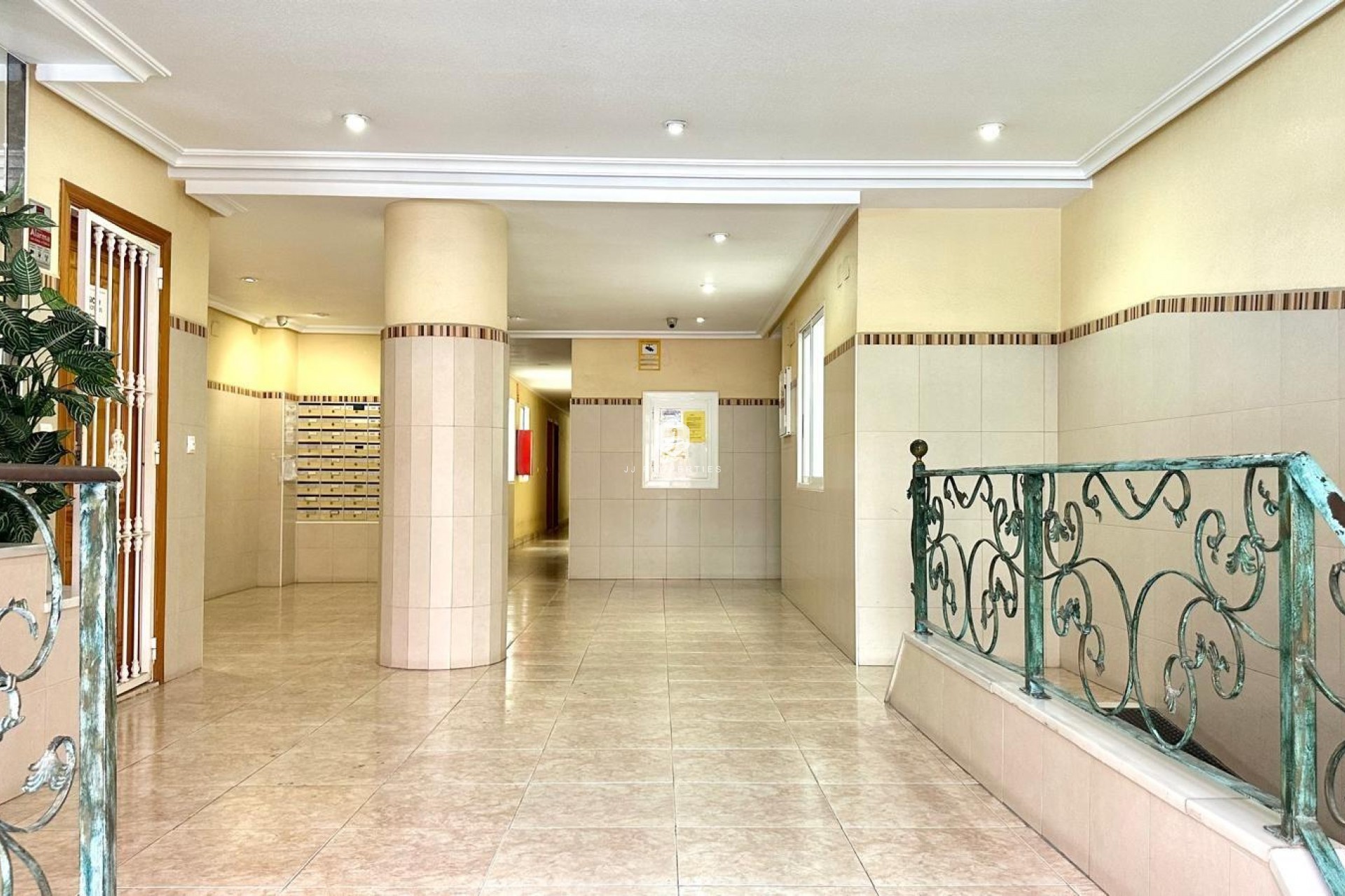 Z drugiej ręki - Mieszkanie w bloku -
Torrevieja - Centro