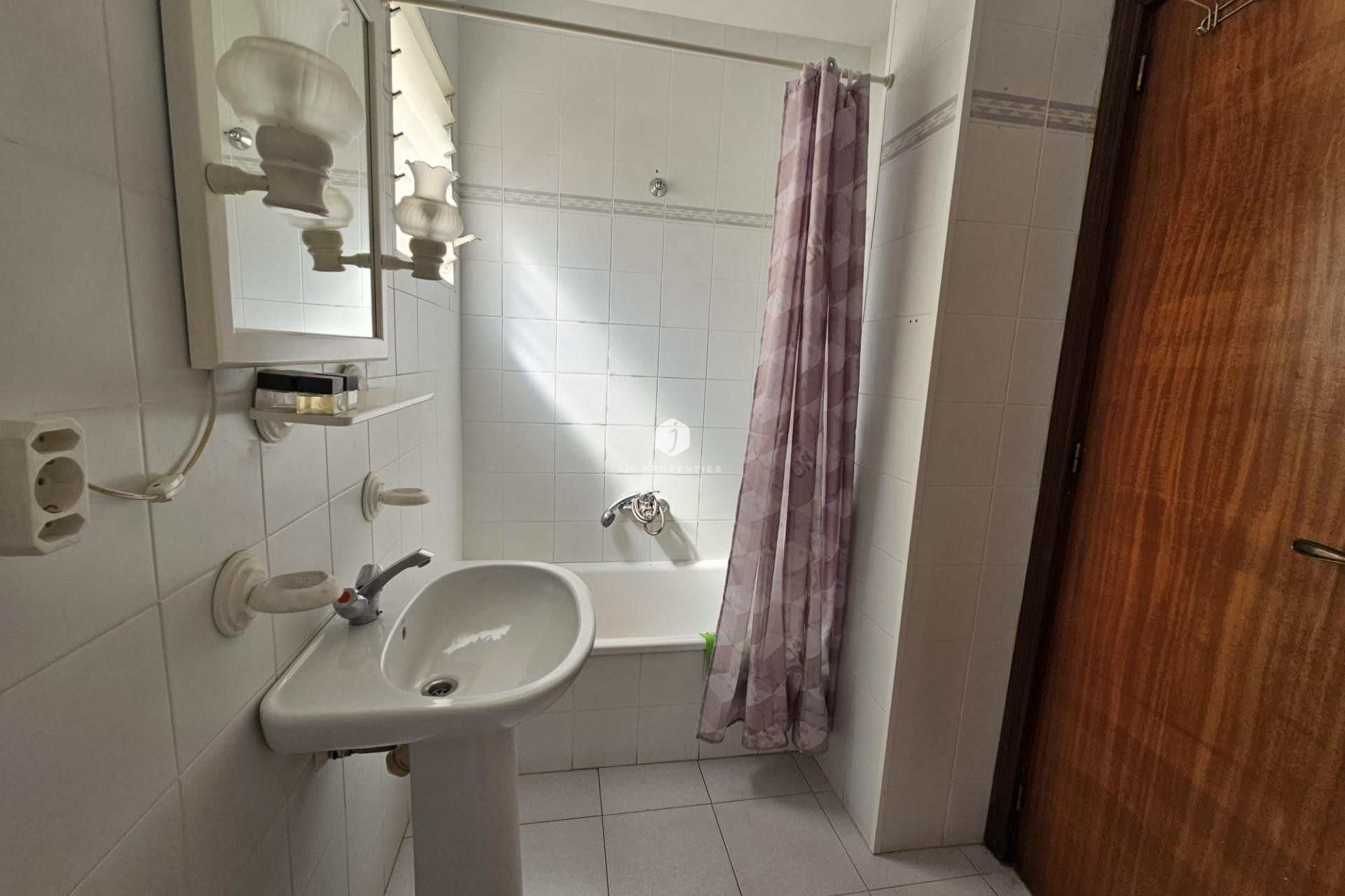 Z drugiej ręki - Mieszkanie w bloku -
Torrevieja - Centro