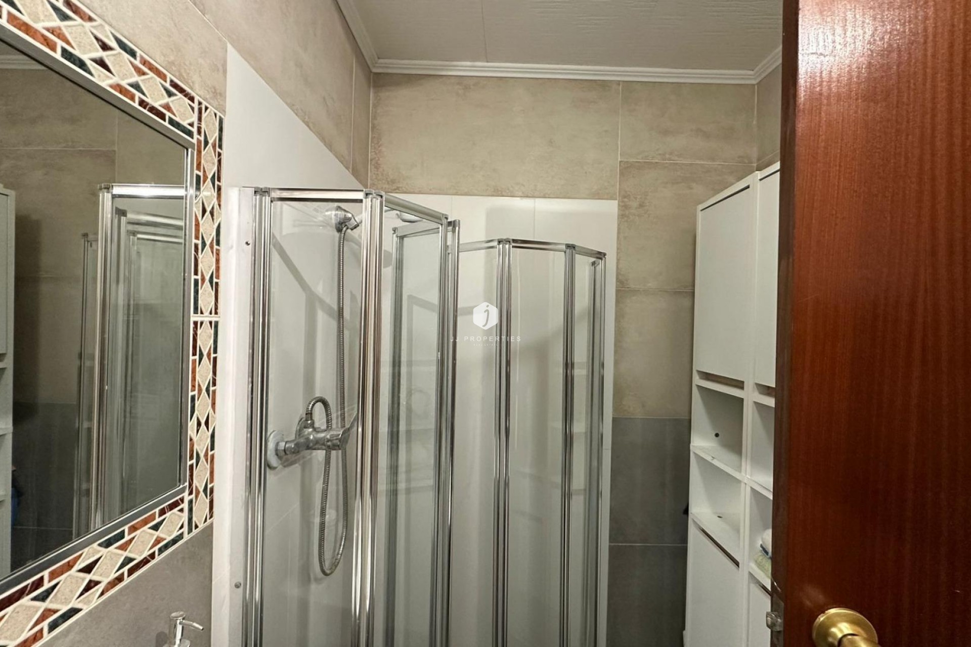 Z drugiej ręki - Mieszkanie w bloku -
Torrevieja - Centro